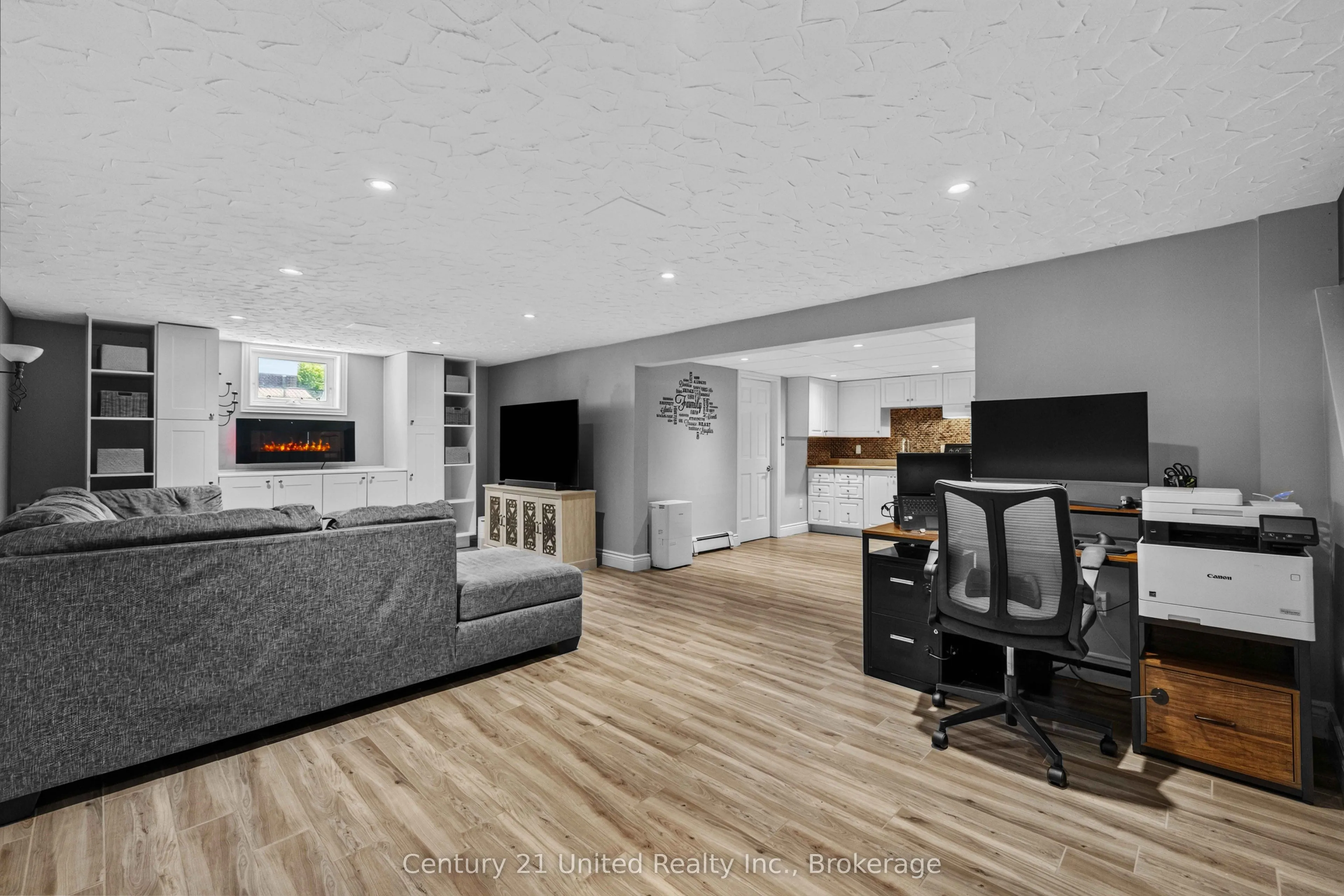 214 Hillview Drive