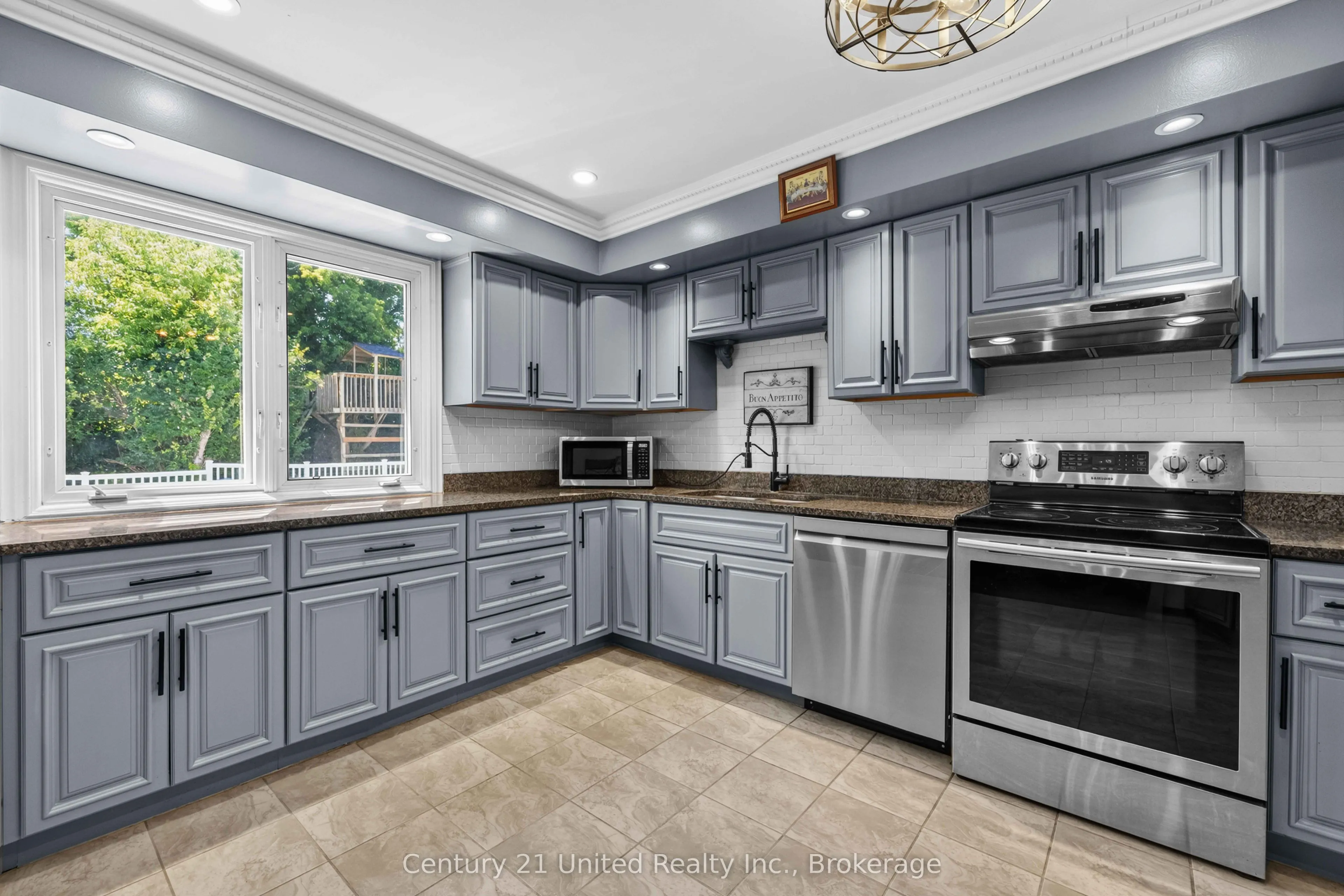 214 Hillview Drive