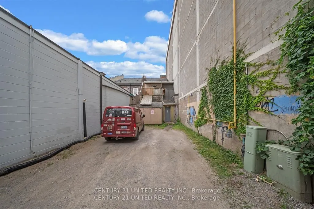 283 George Street N