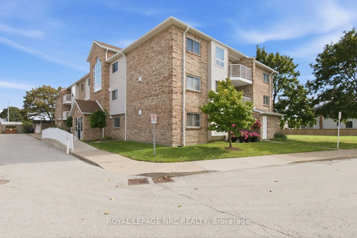 1061 Vansickle Road N #301
