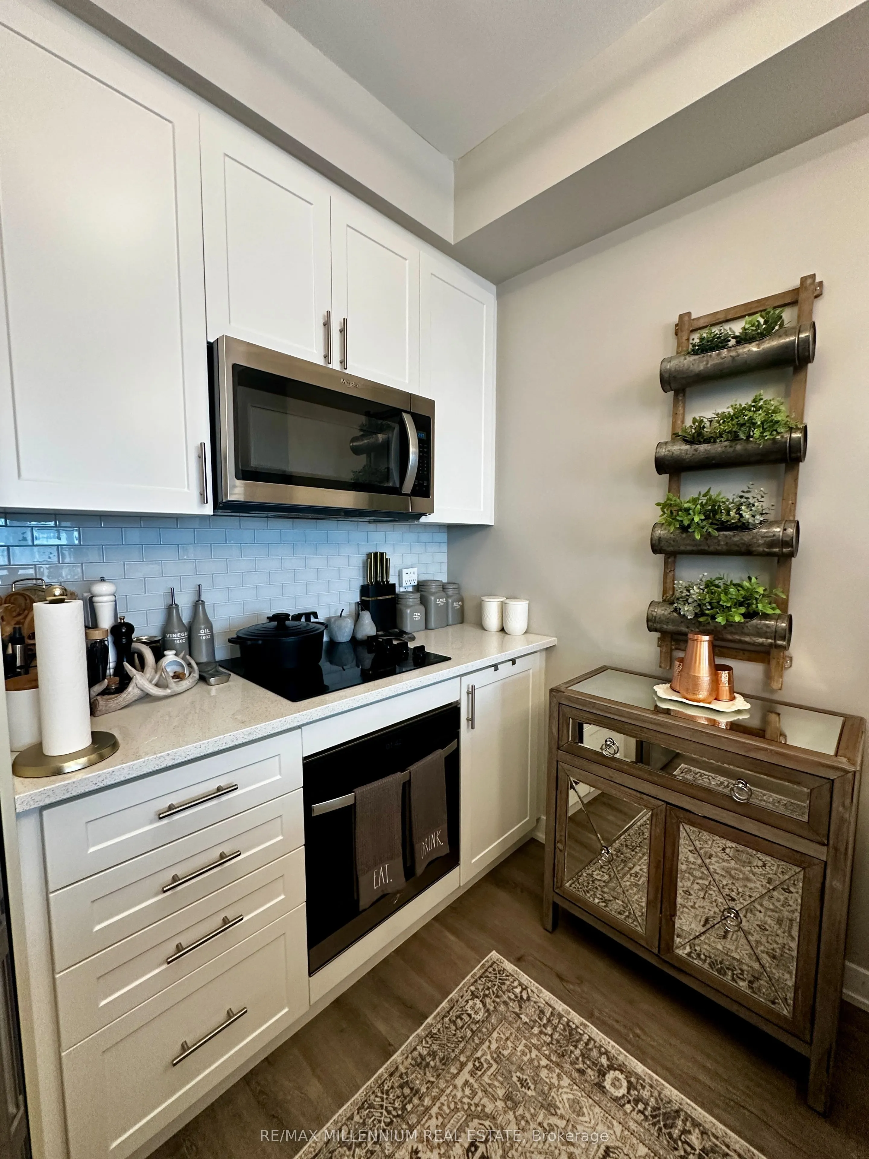 600 North Service Road #403