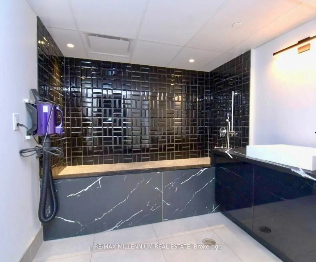 600 North Service Road #403