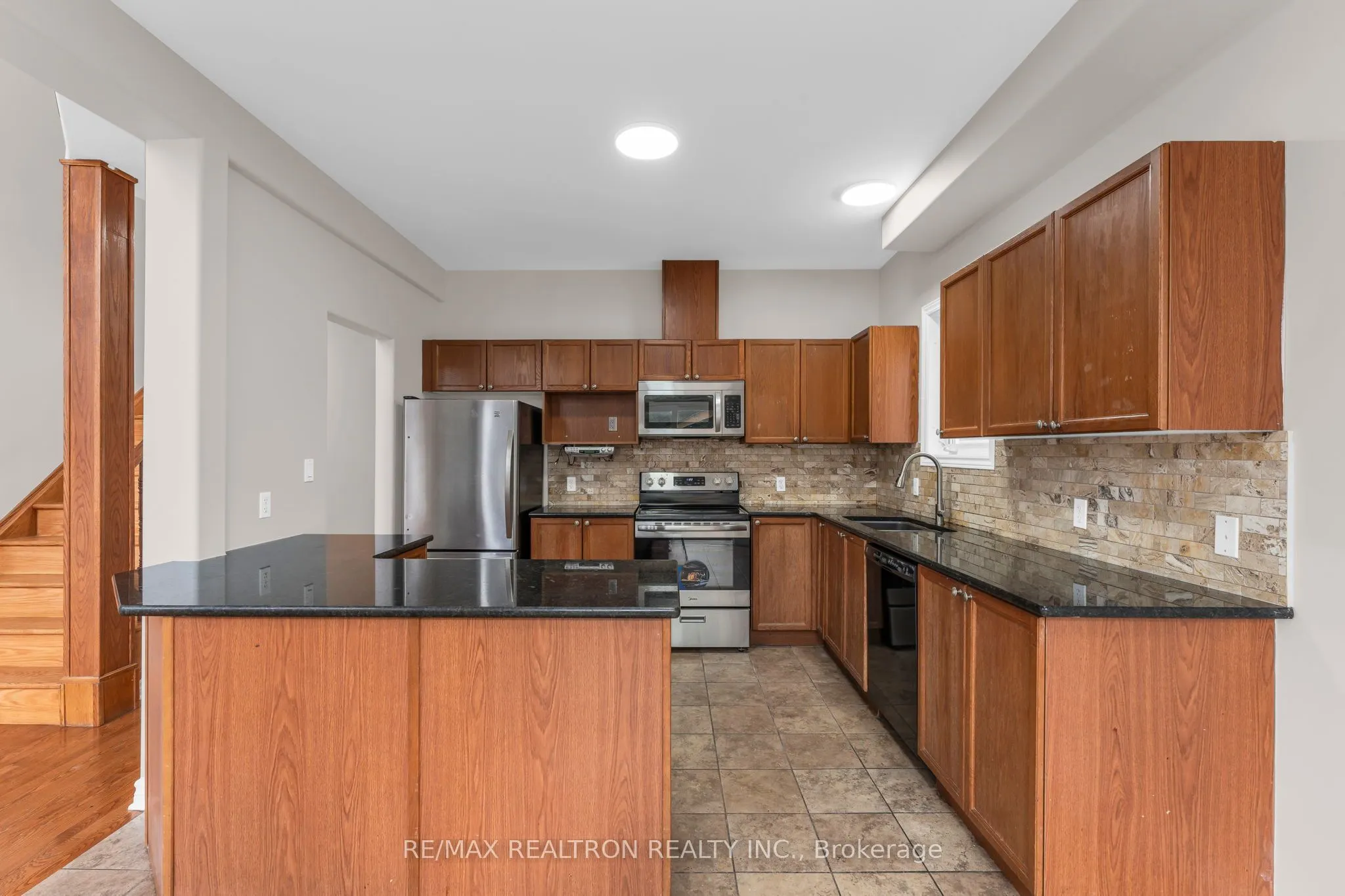 1422 Stoneridge Drive