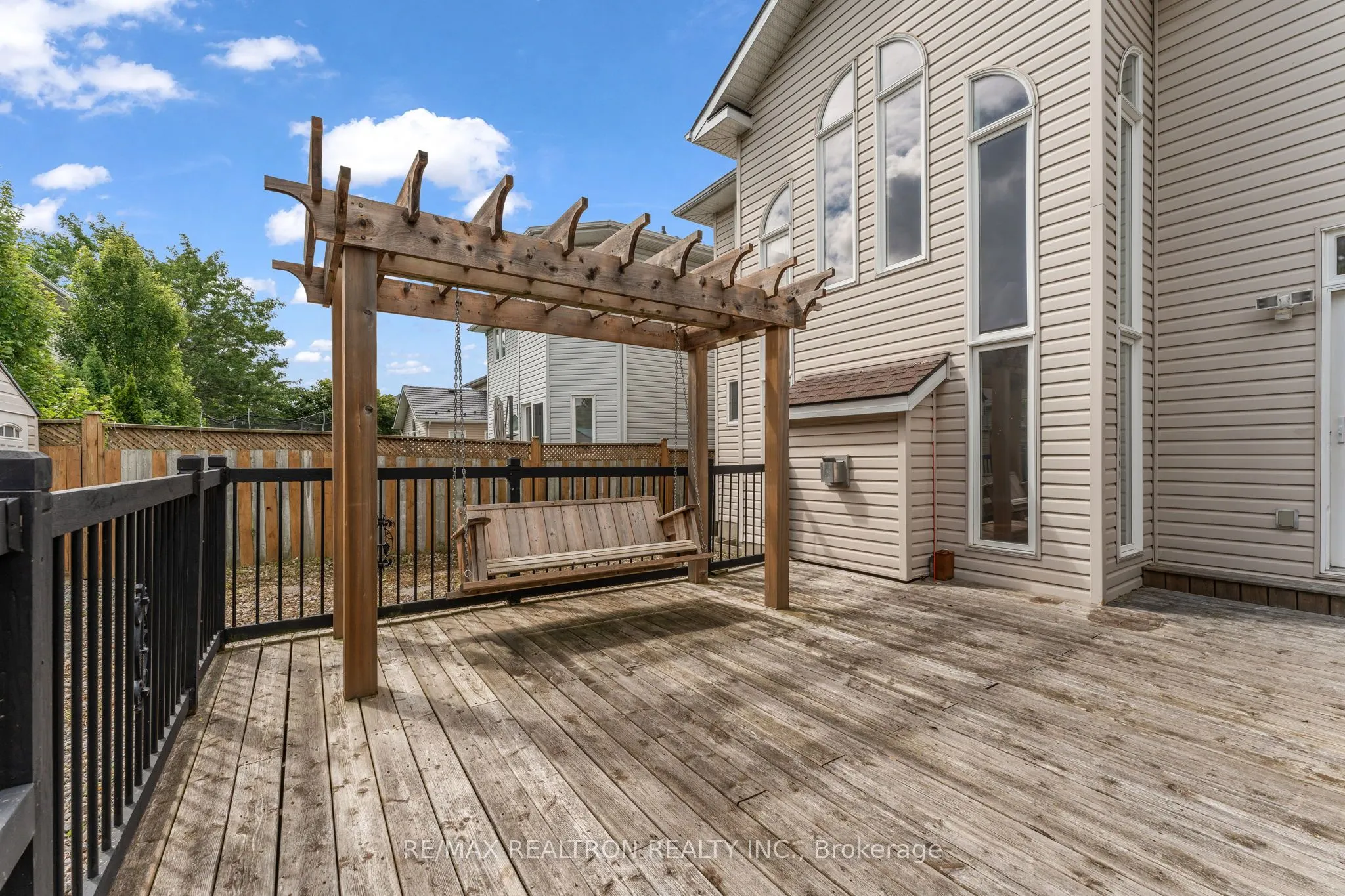 1422 Stoneridge Drive