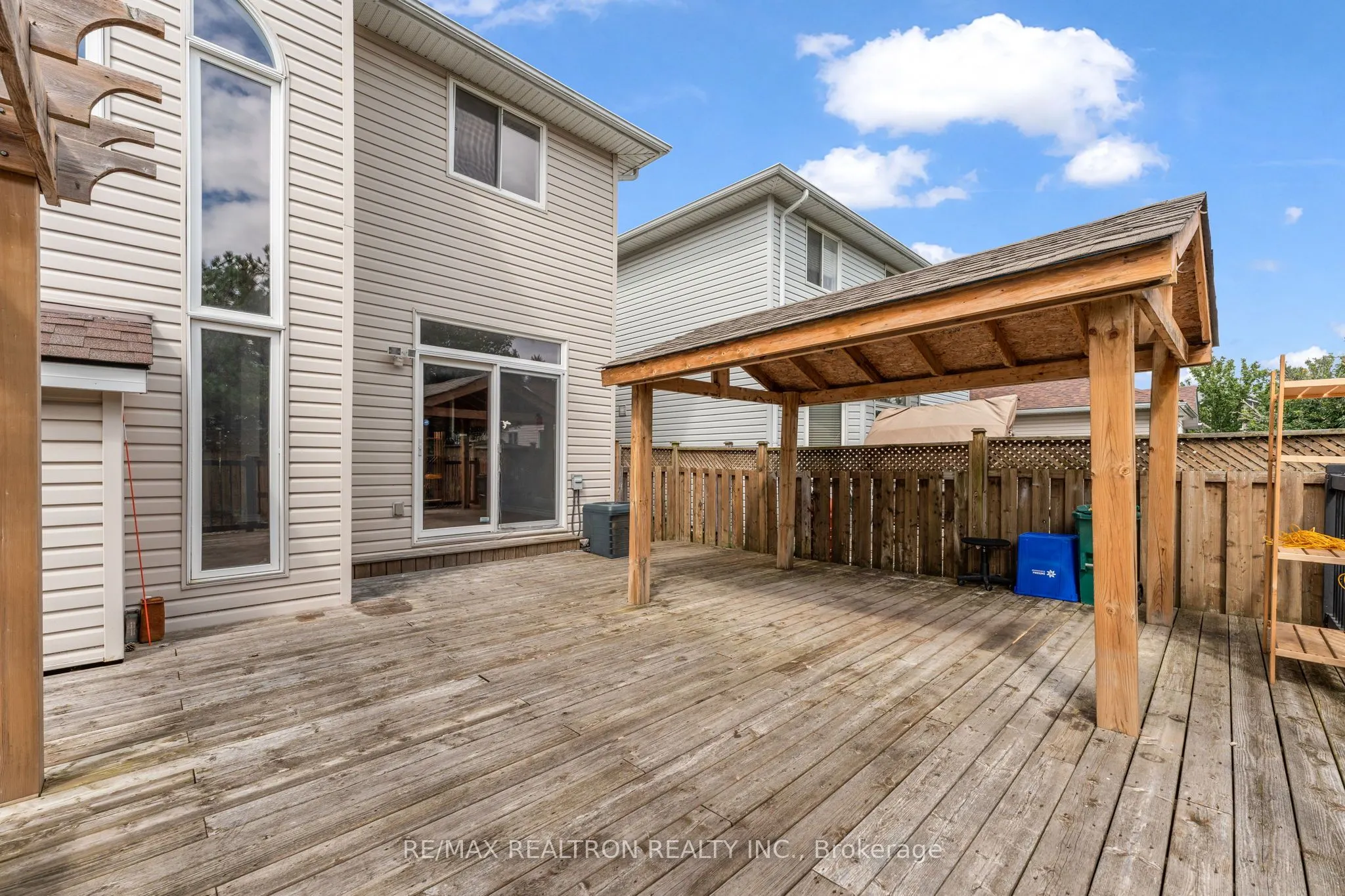 1422 Stoneridge Drive