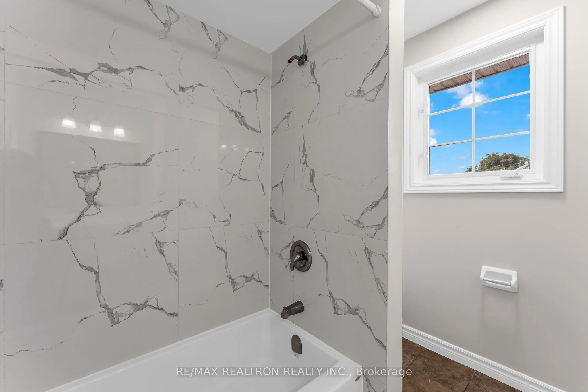 1422 Stoneridge Drive
