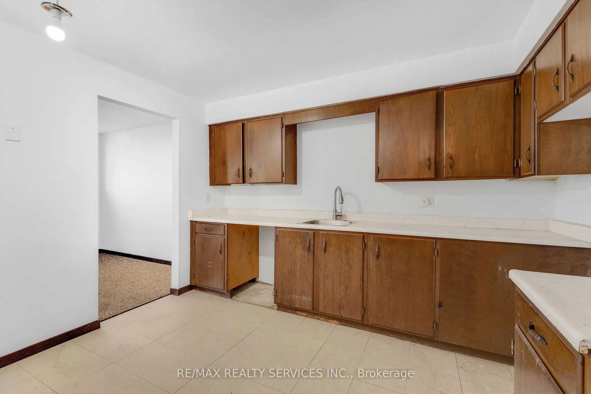4218 Portage Road #206