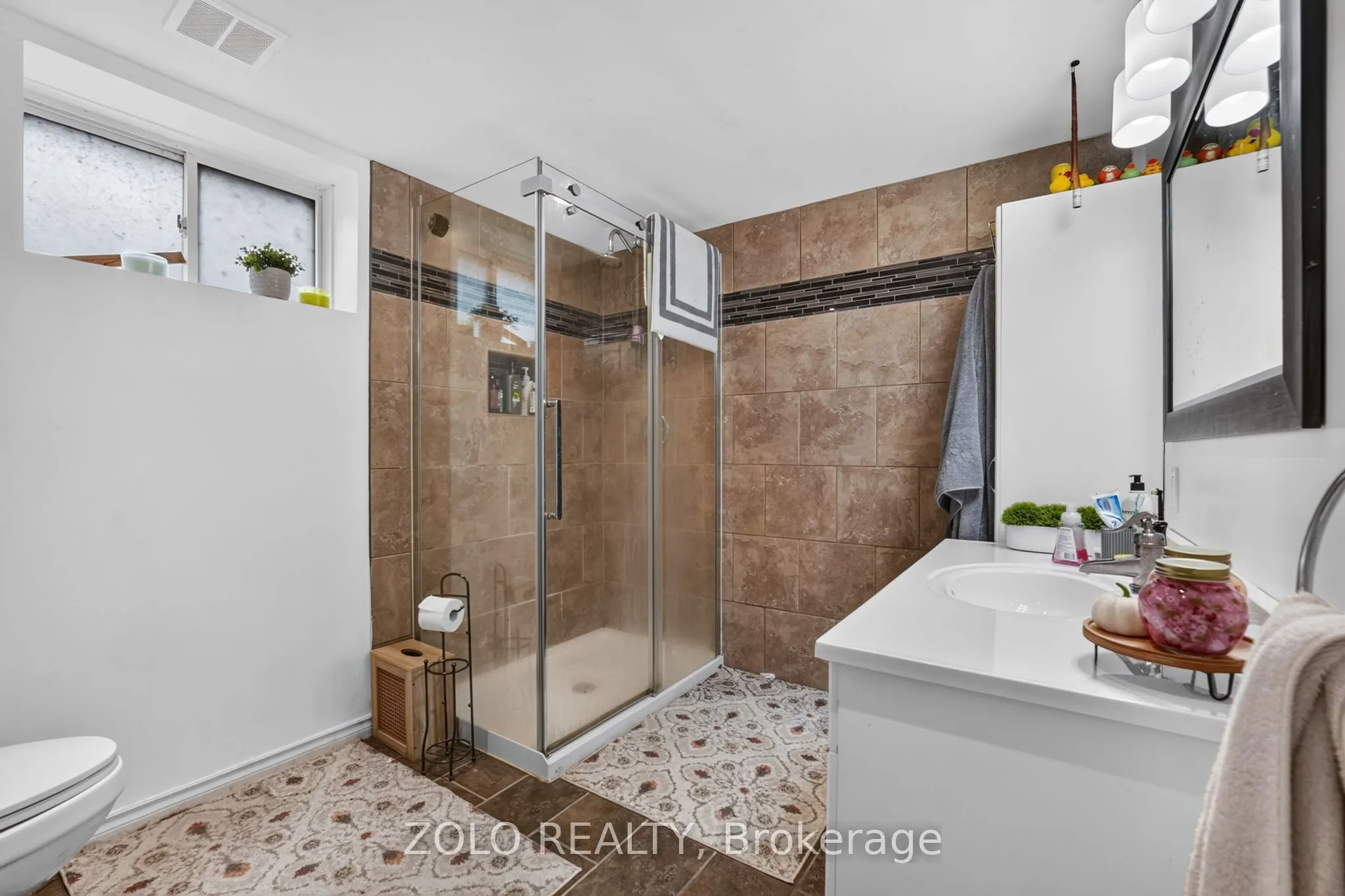 381 Beachview Avenue