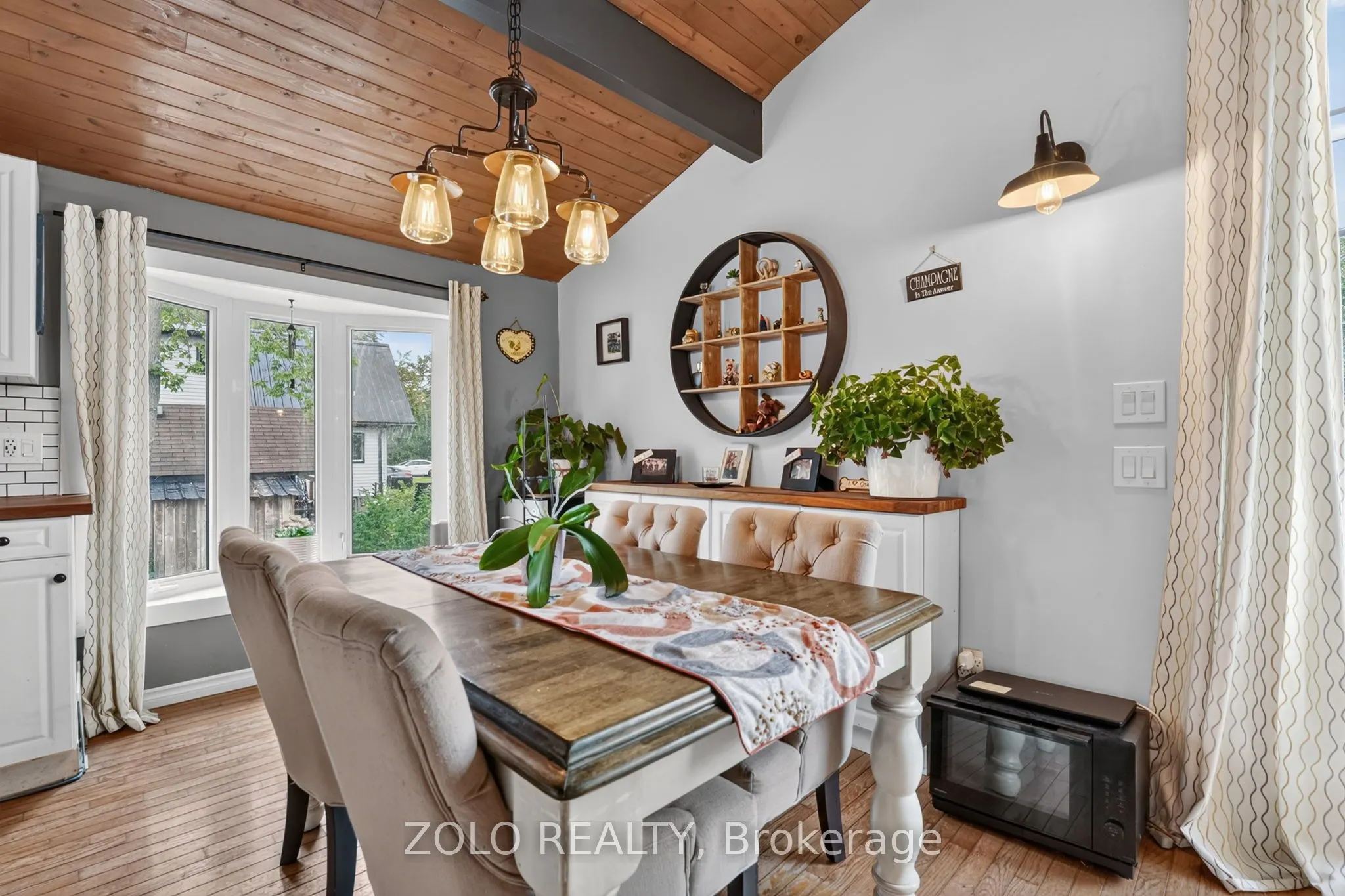 381 Beachview Avenue