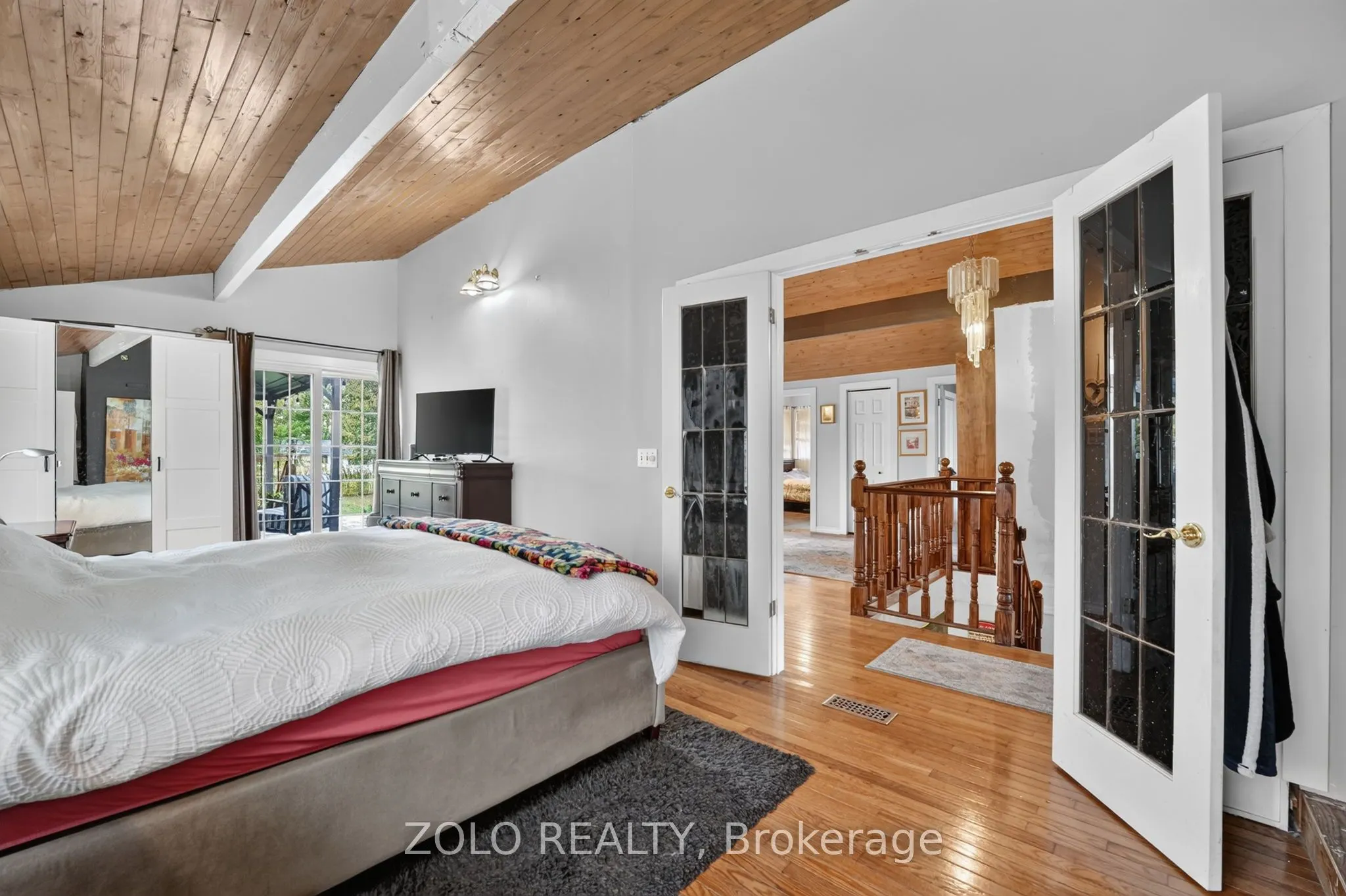 381 Beachview Avenue