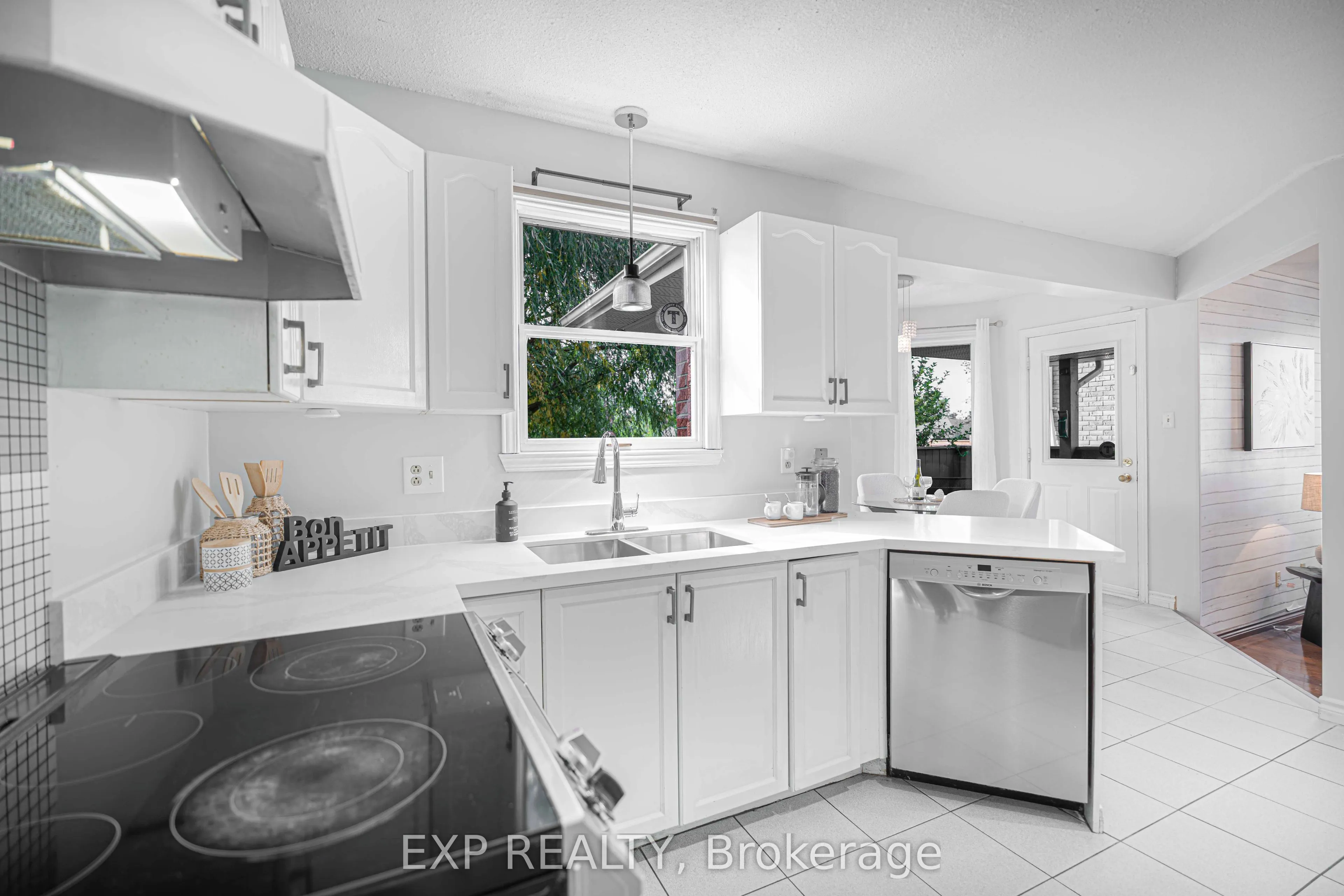 1950 Mapleridge Drive