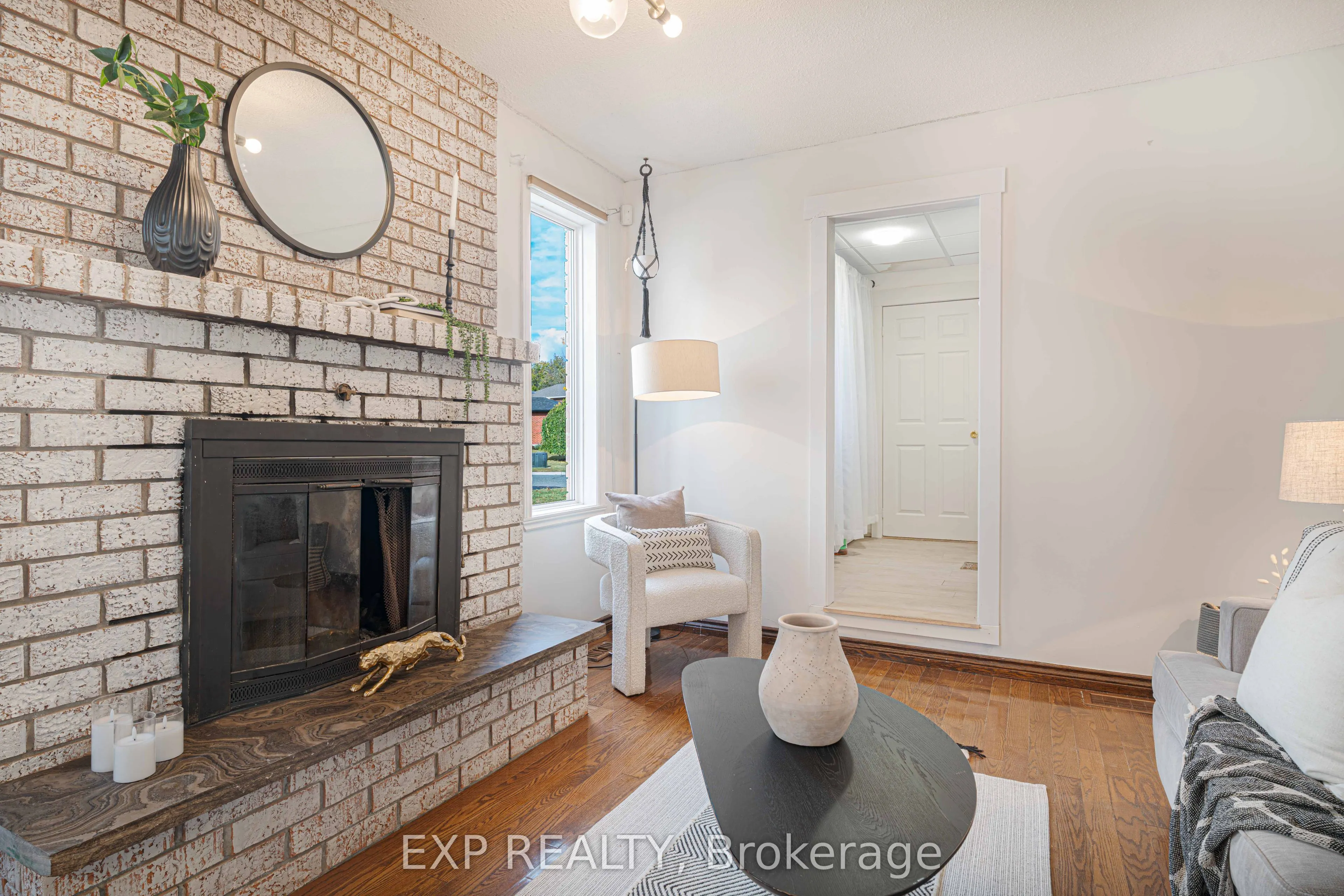 1950 Mapleridge Drive