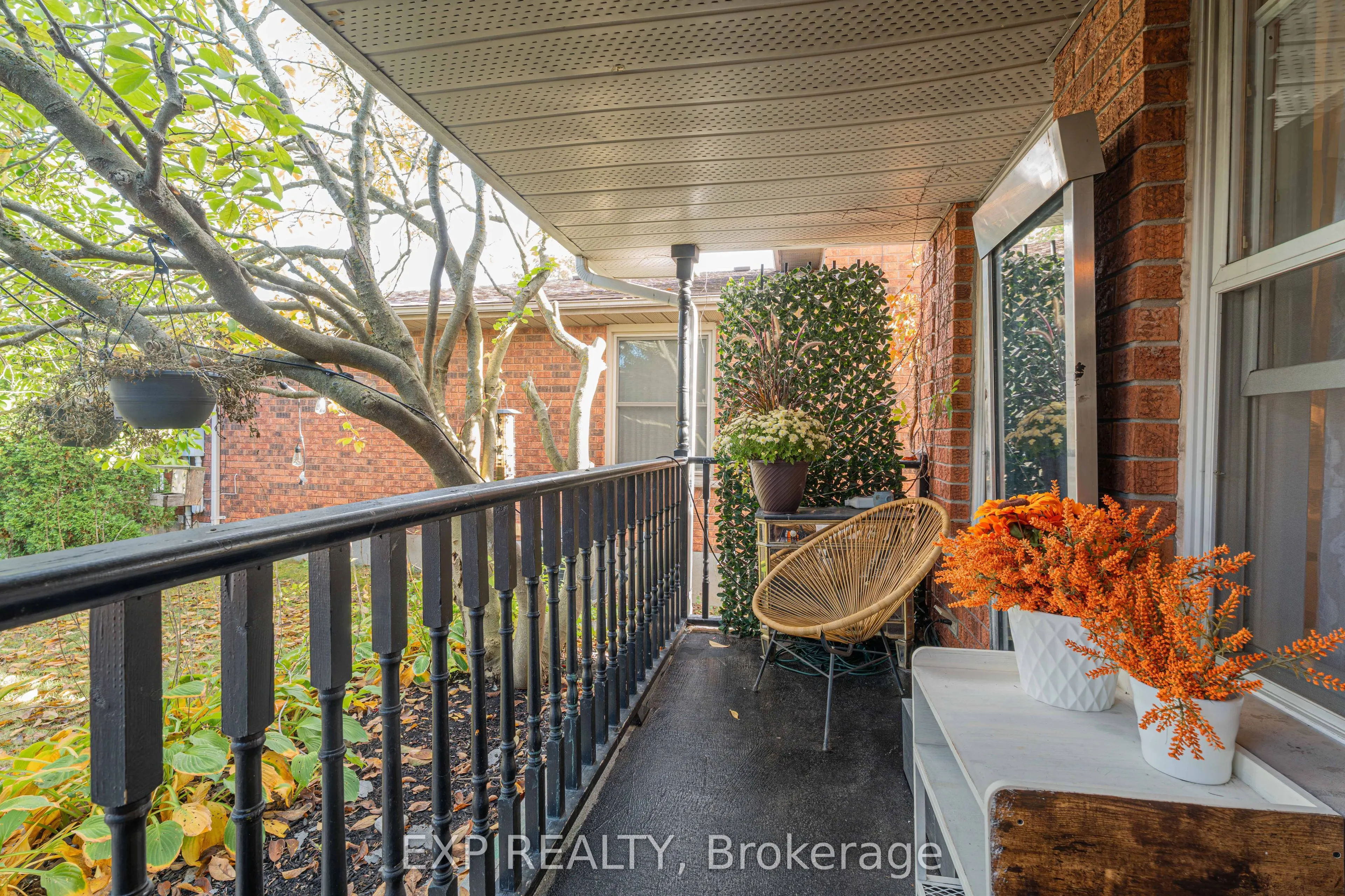 1950 Mapleridge Drive