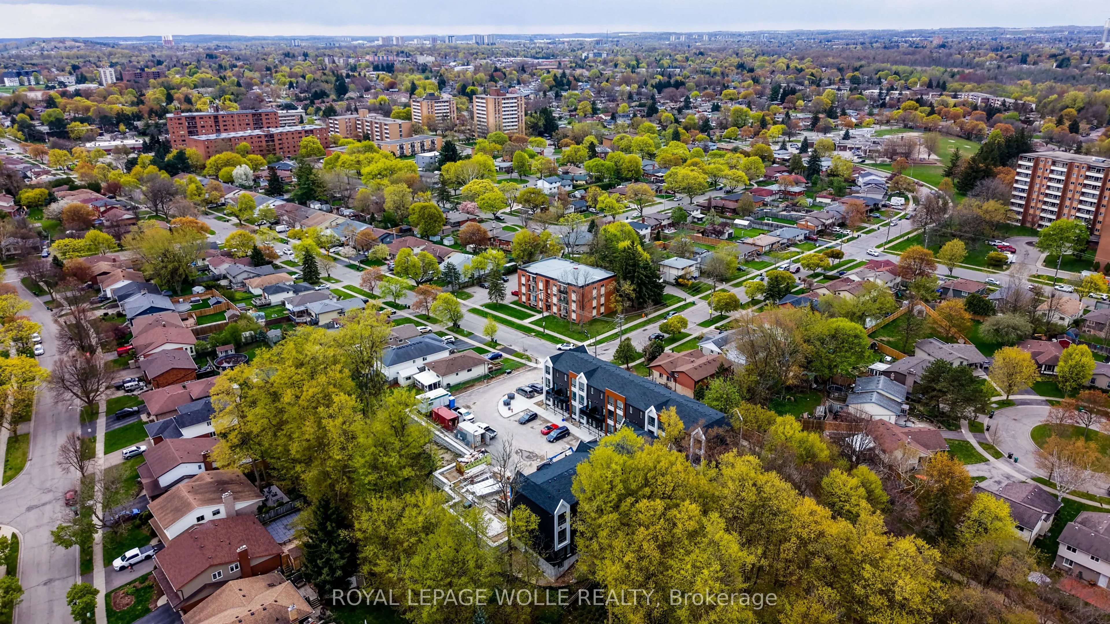 210 HERITAGE Drive #UNIT 15 (THE GROVE)