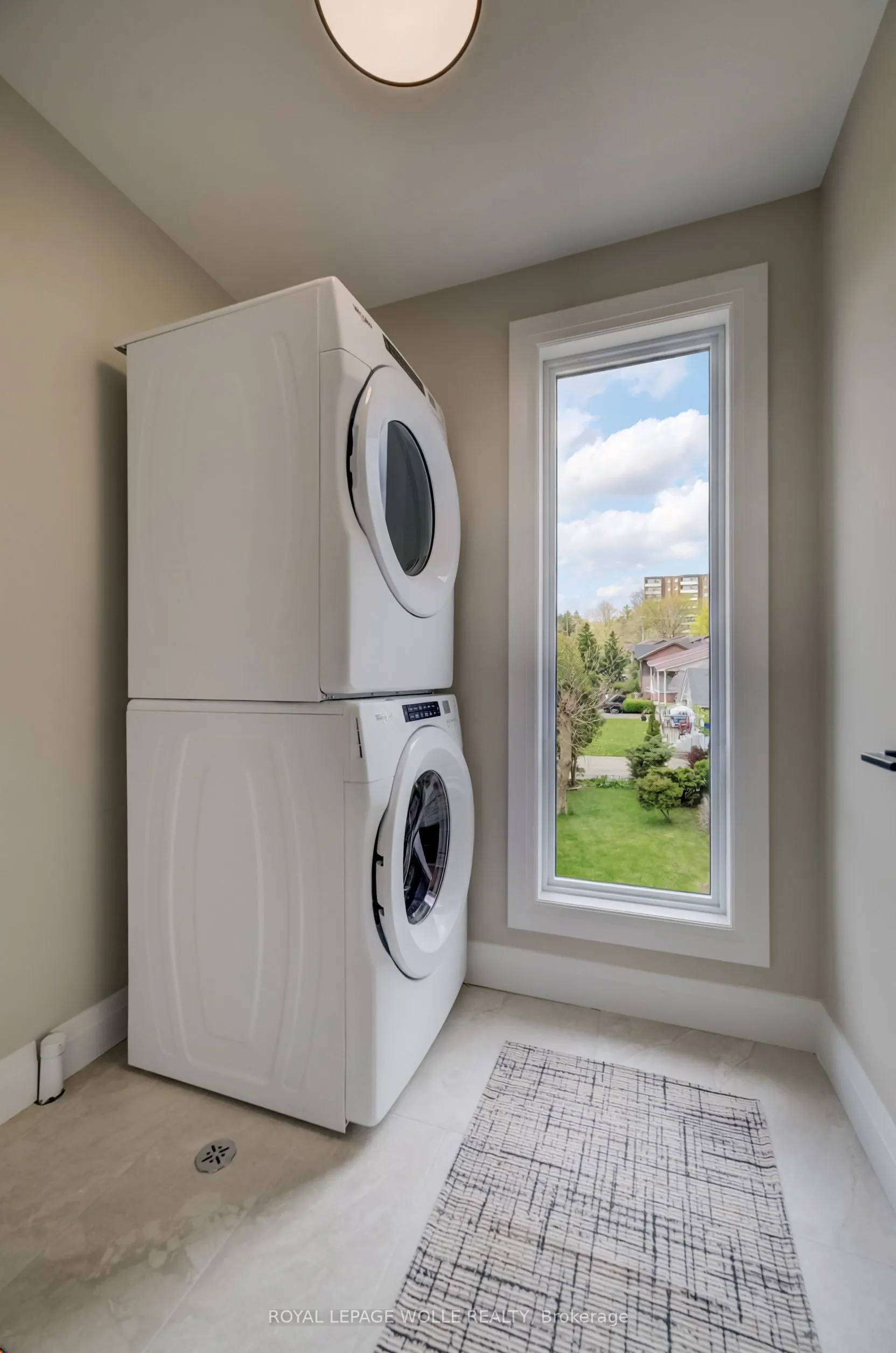 210 HERITAGE Drive #UNIT 15 (THE GROVE)