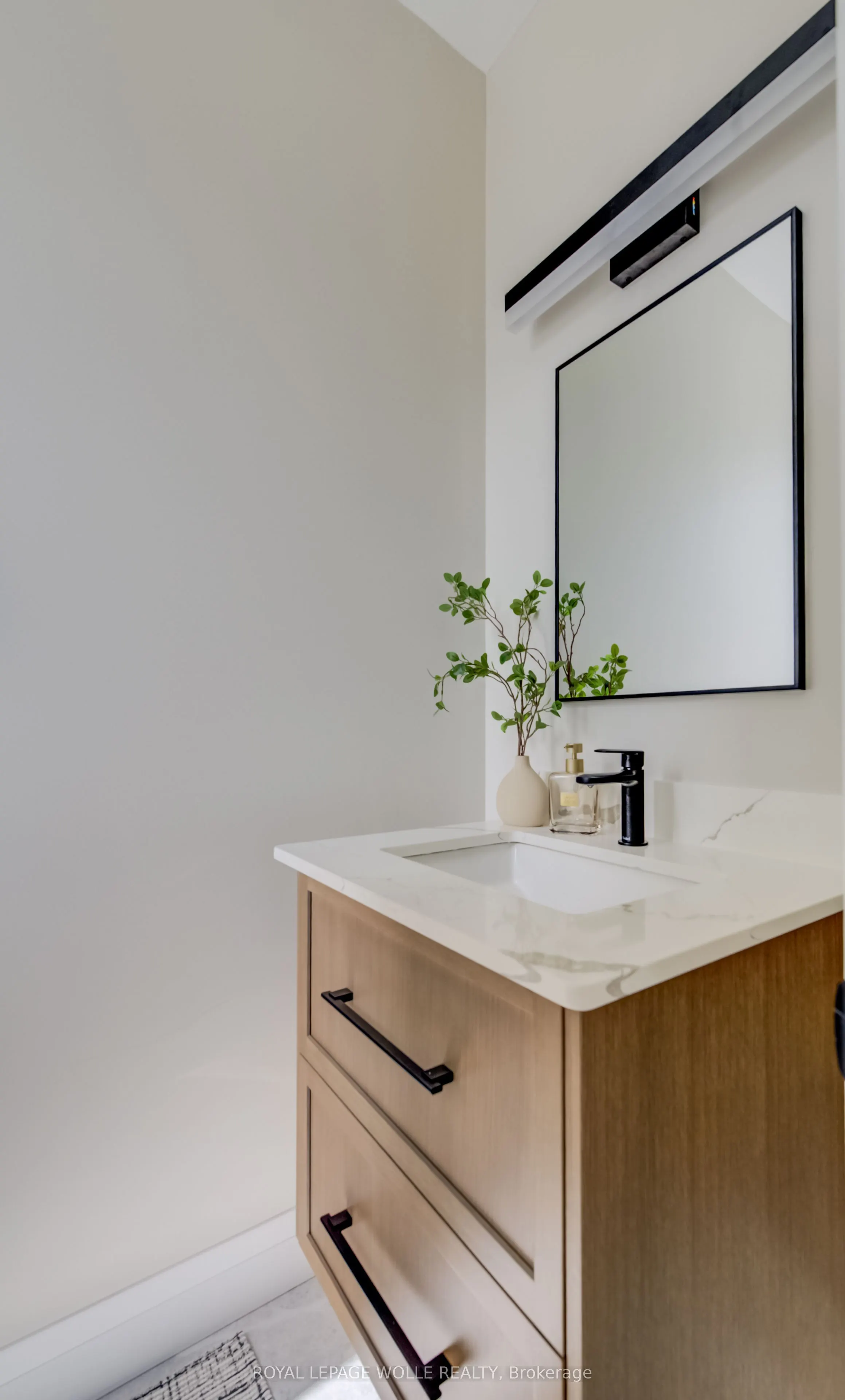 210 HERITAGE Drive #UNIT 15 (THE GROVE)