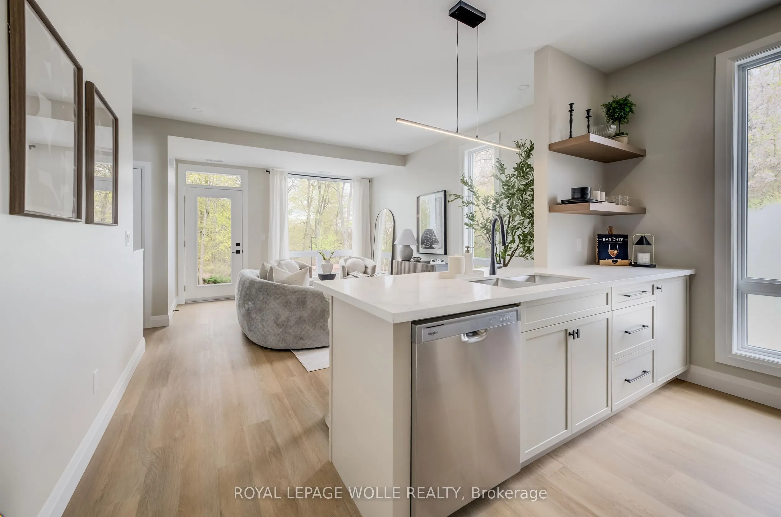210 HERITAGE Drive #UNIT 15 (THE GROVE)