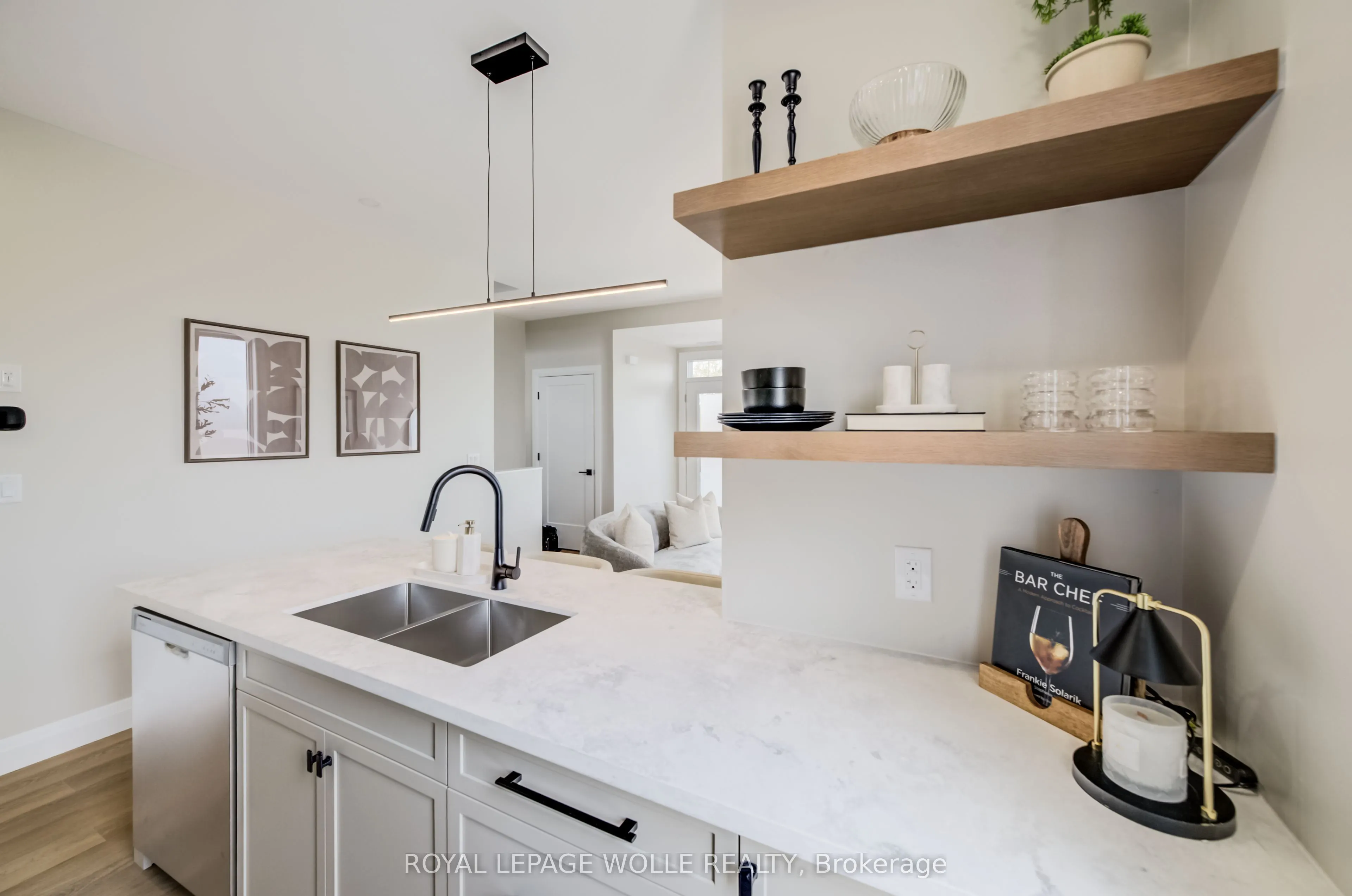 210 HERITAGE Drive #UNIT 15 (THE GROVE)