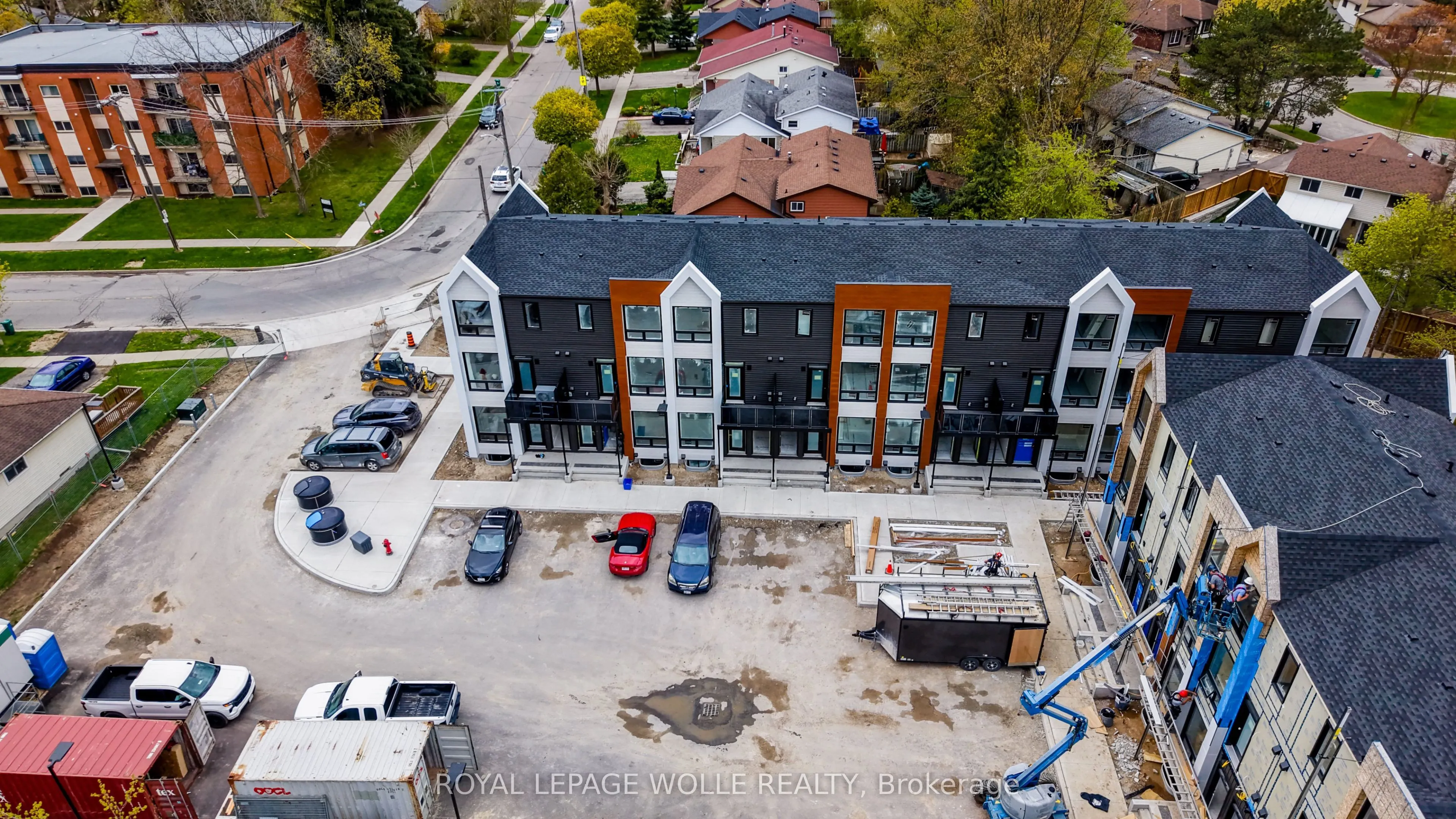 210 HERITAGE Drive #UNIT 15 (THE GROVE)