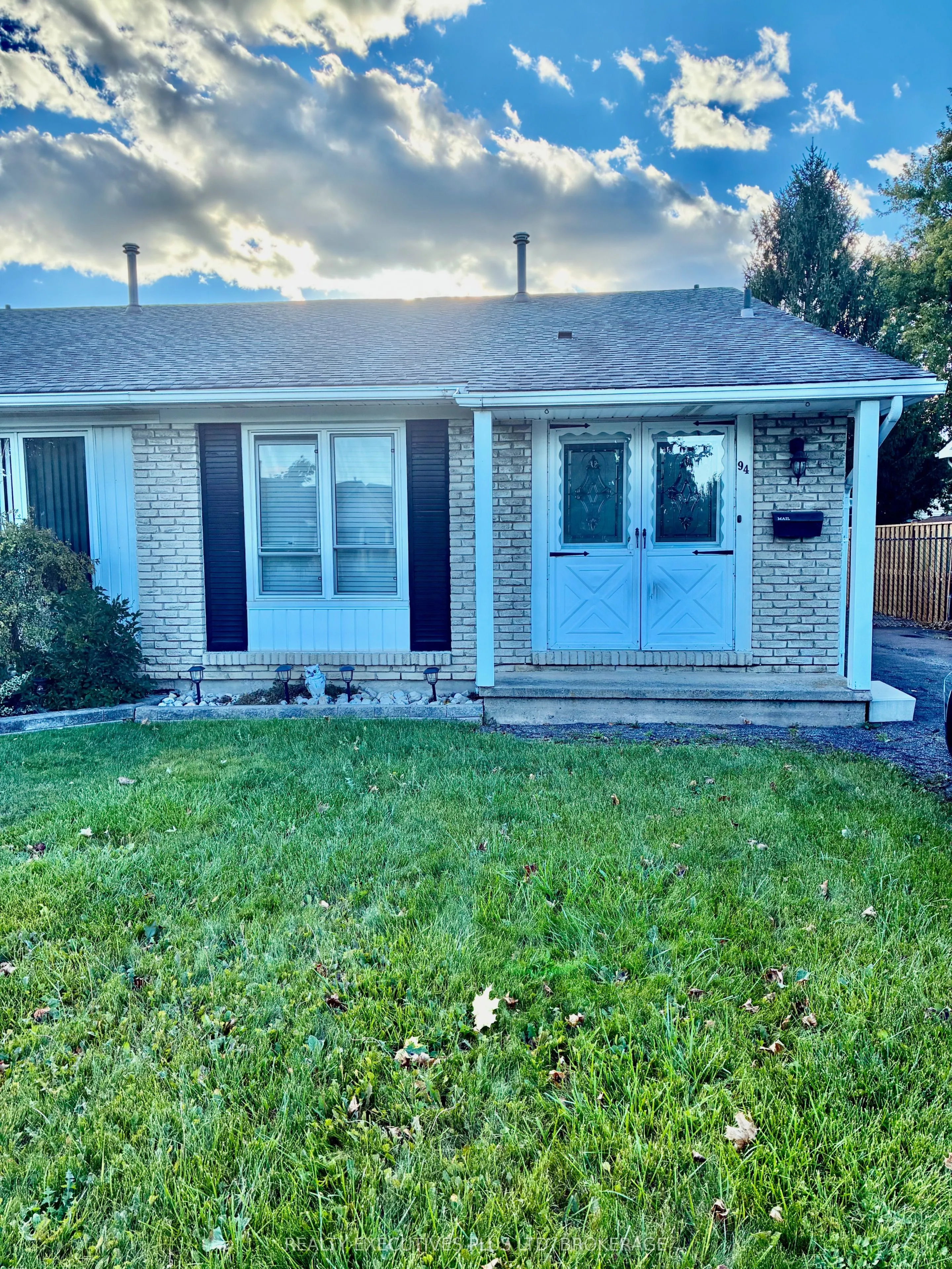 94 Carriage Road