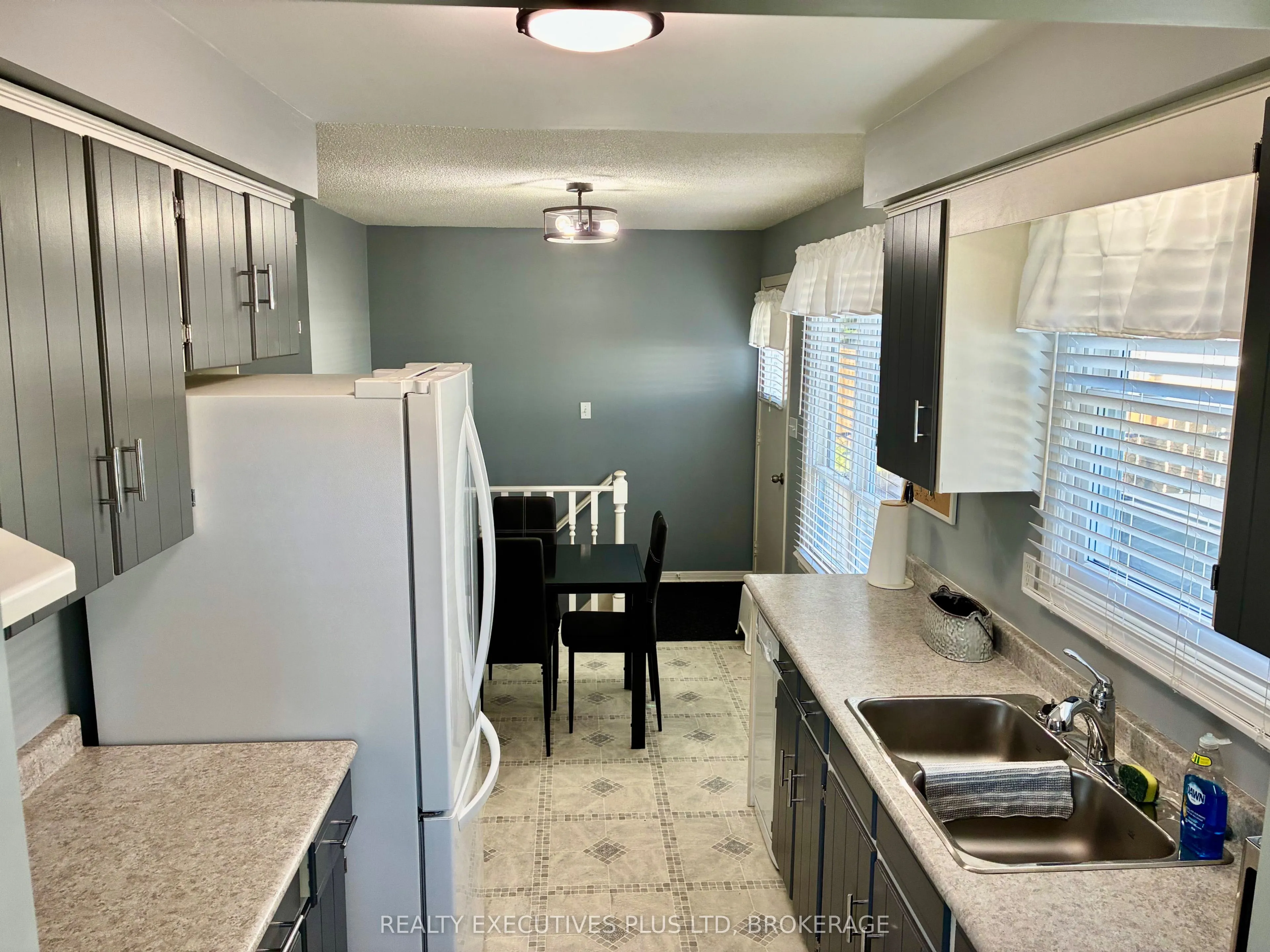 94 Carriage Road