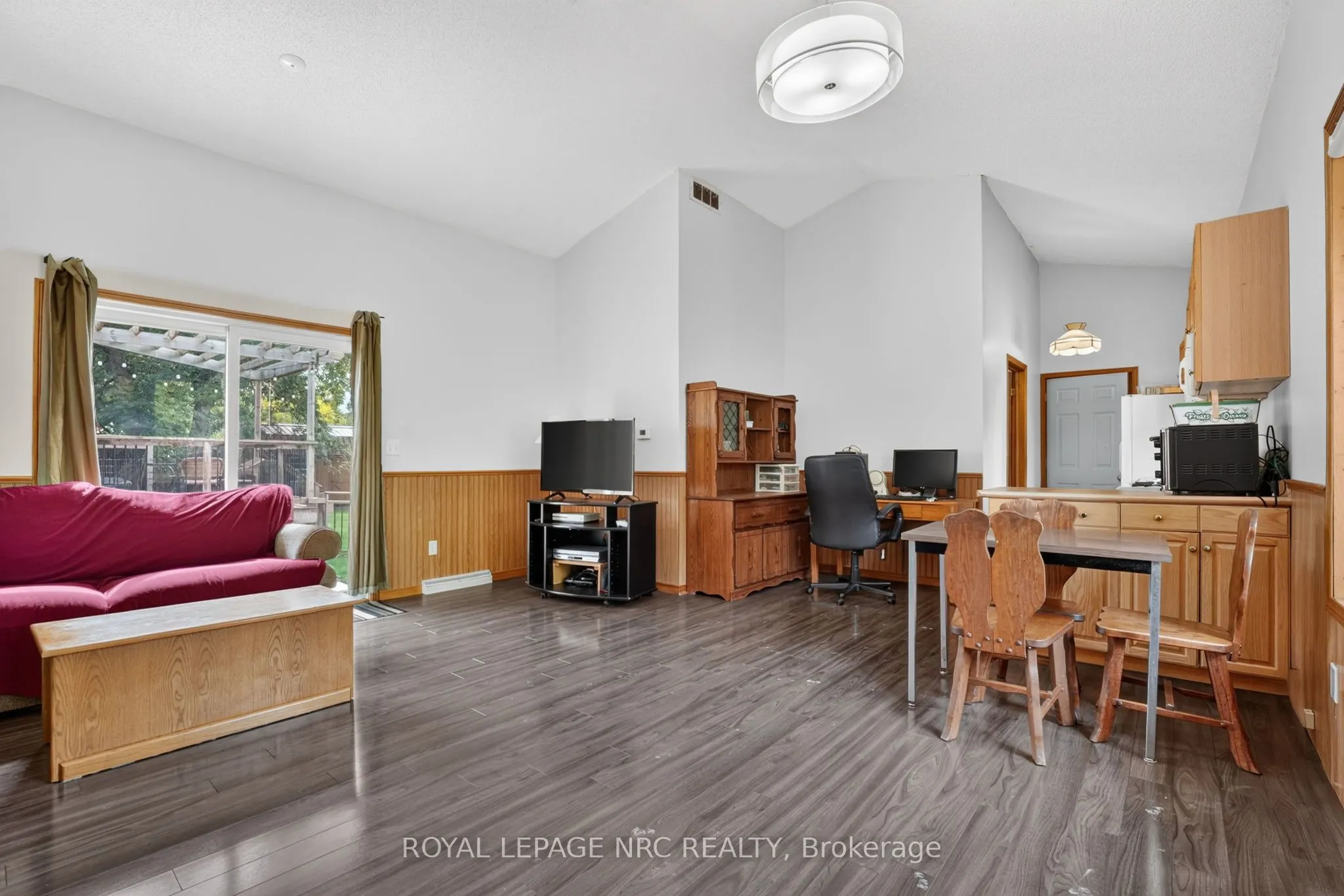 1225 Benner Avenue
