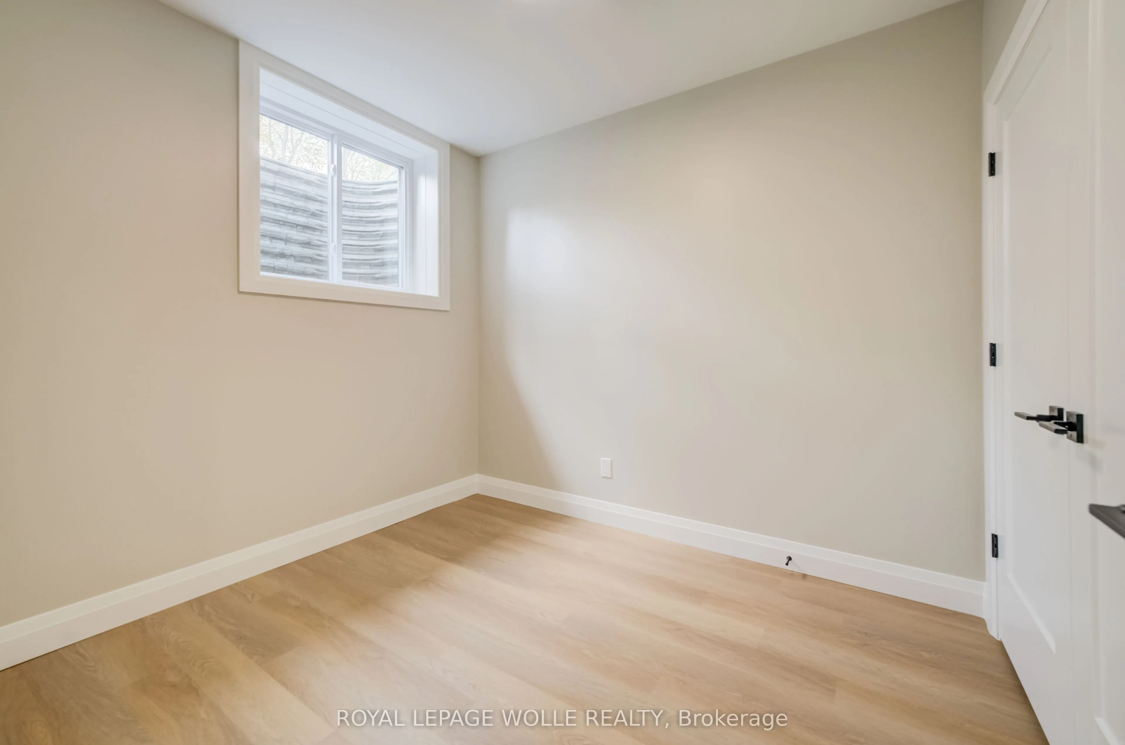 210 HERITAGE Drive #UNIT 12 (THE GLEN)