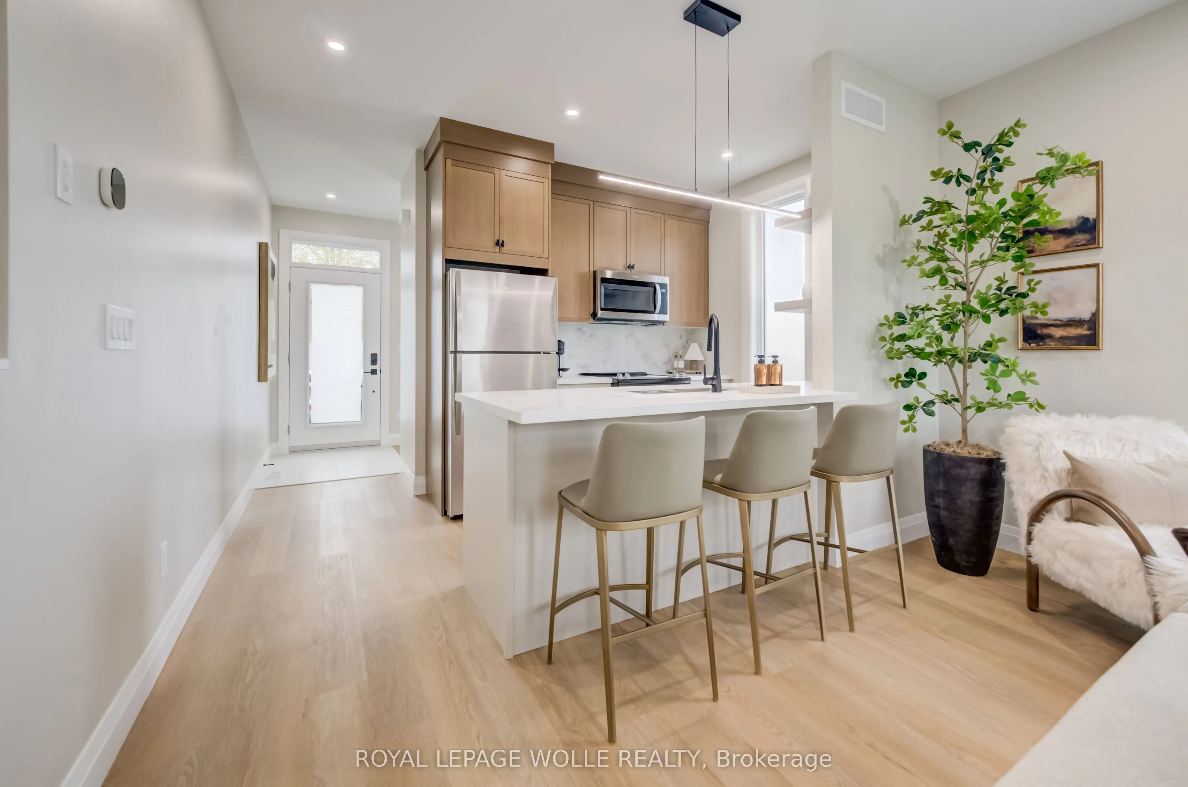 210 HERITAGE Drive #UNIT 12 (THE GLEN)
