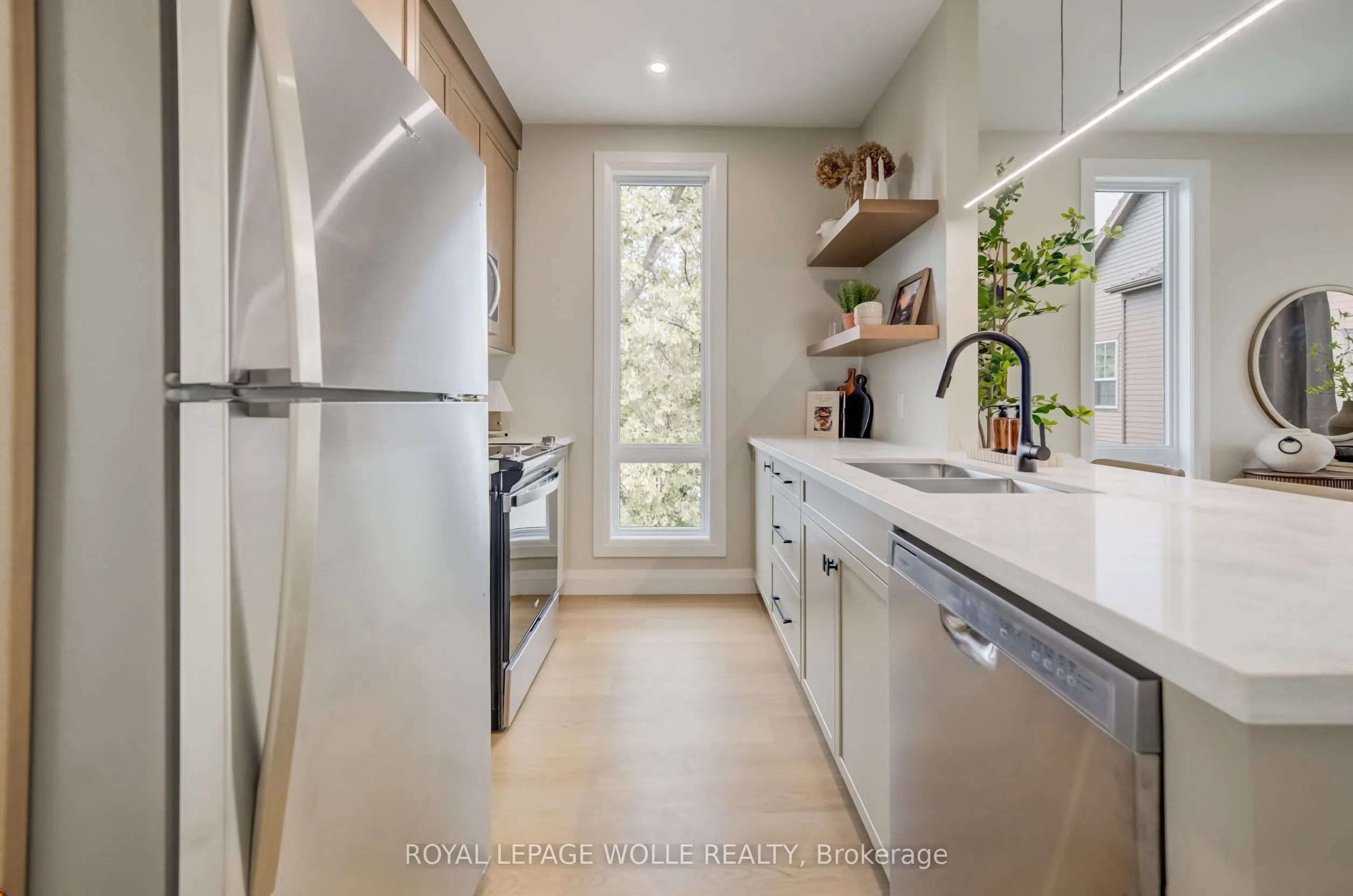 210 HERITAGE Drive #UNIT 12 (THE GLEN)