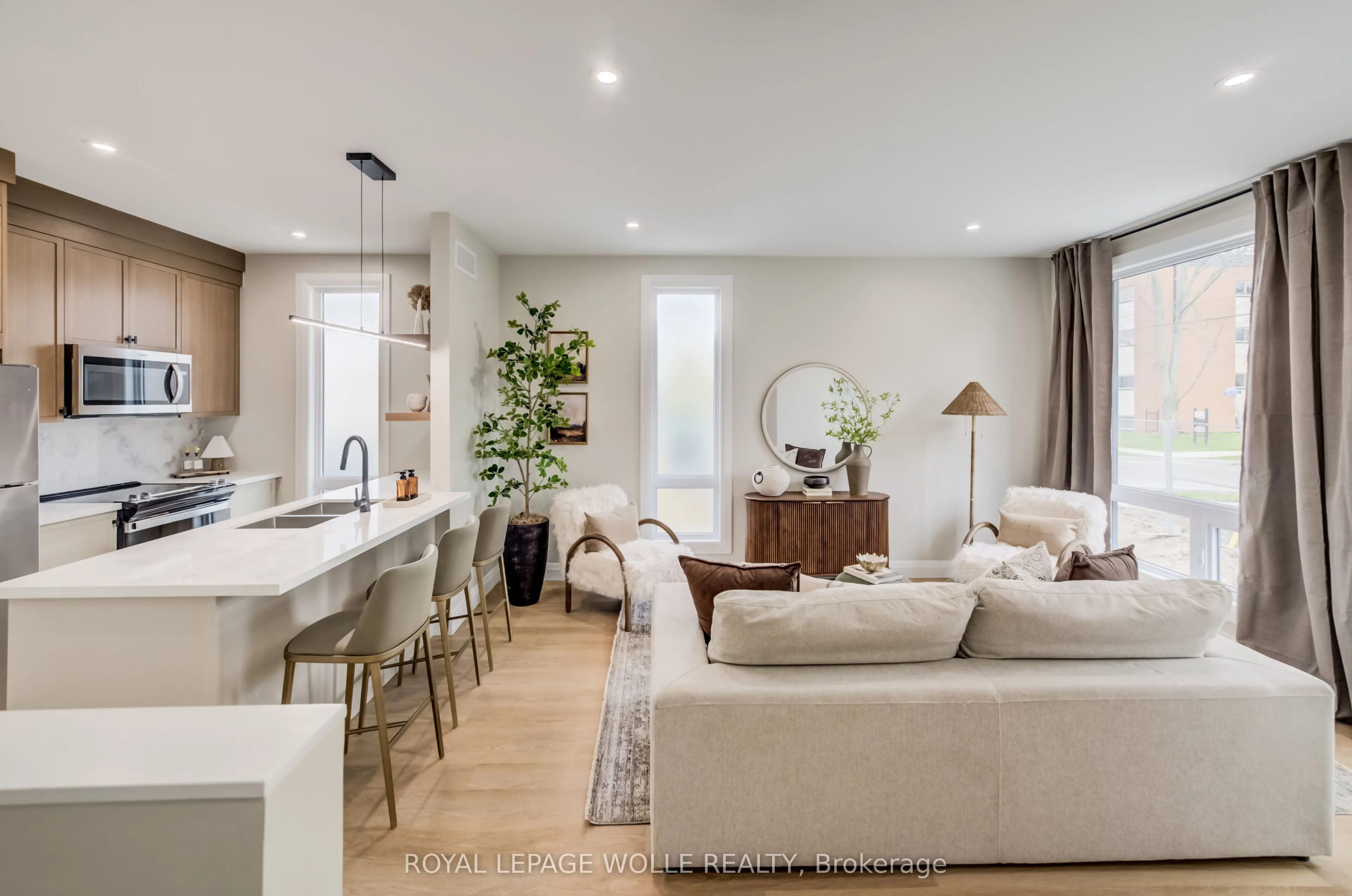 210 HERITAGE Drive #UNIT 12 (THE GLEN)