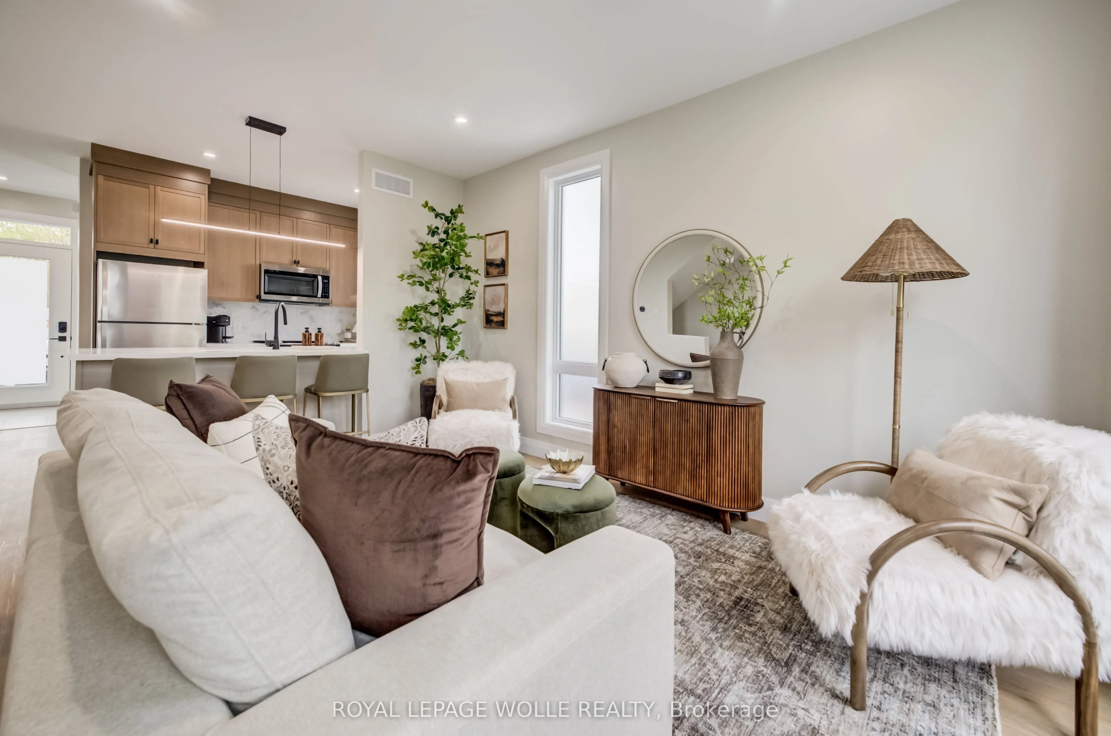 210 HERITAGE Drive #UNIT 12 (THE GLEN)