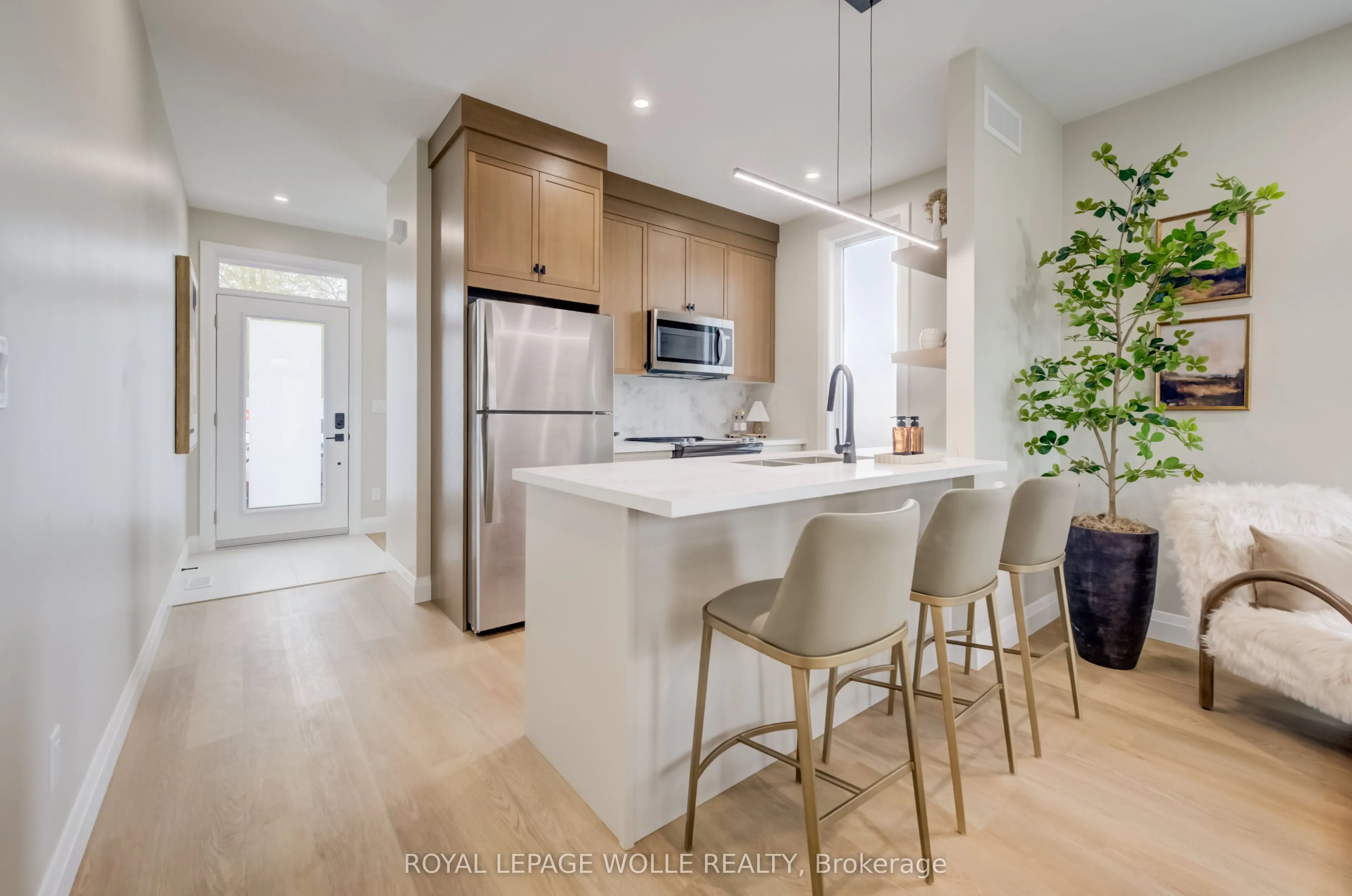210 HERITAGE Drive #UNIT 12 (THE GLEN)
