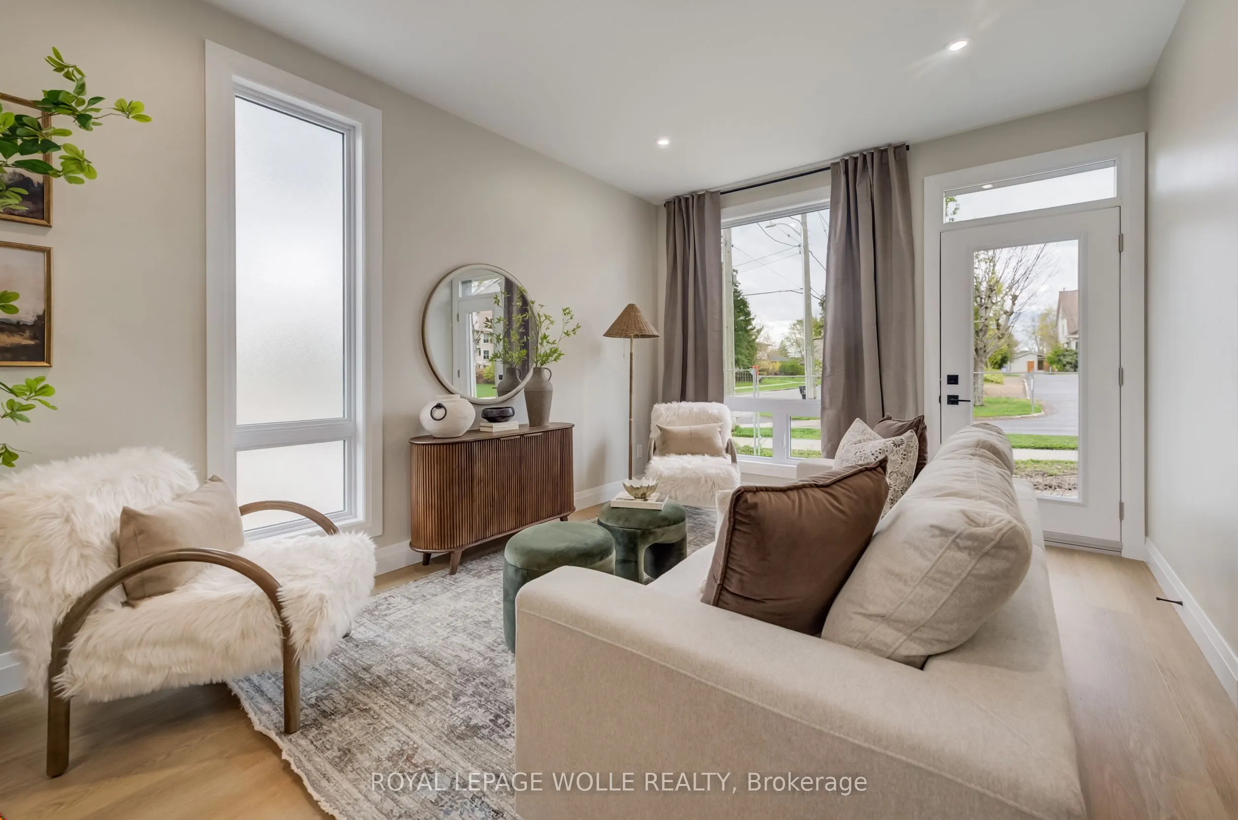 210 HERITAGE Drive #UNIT 12 (THE GLEN)
