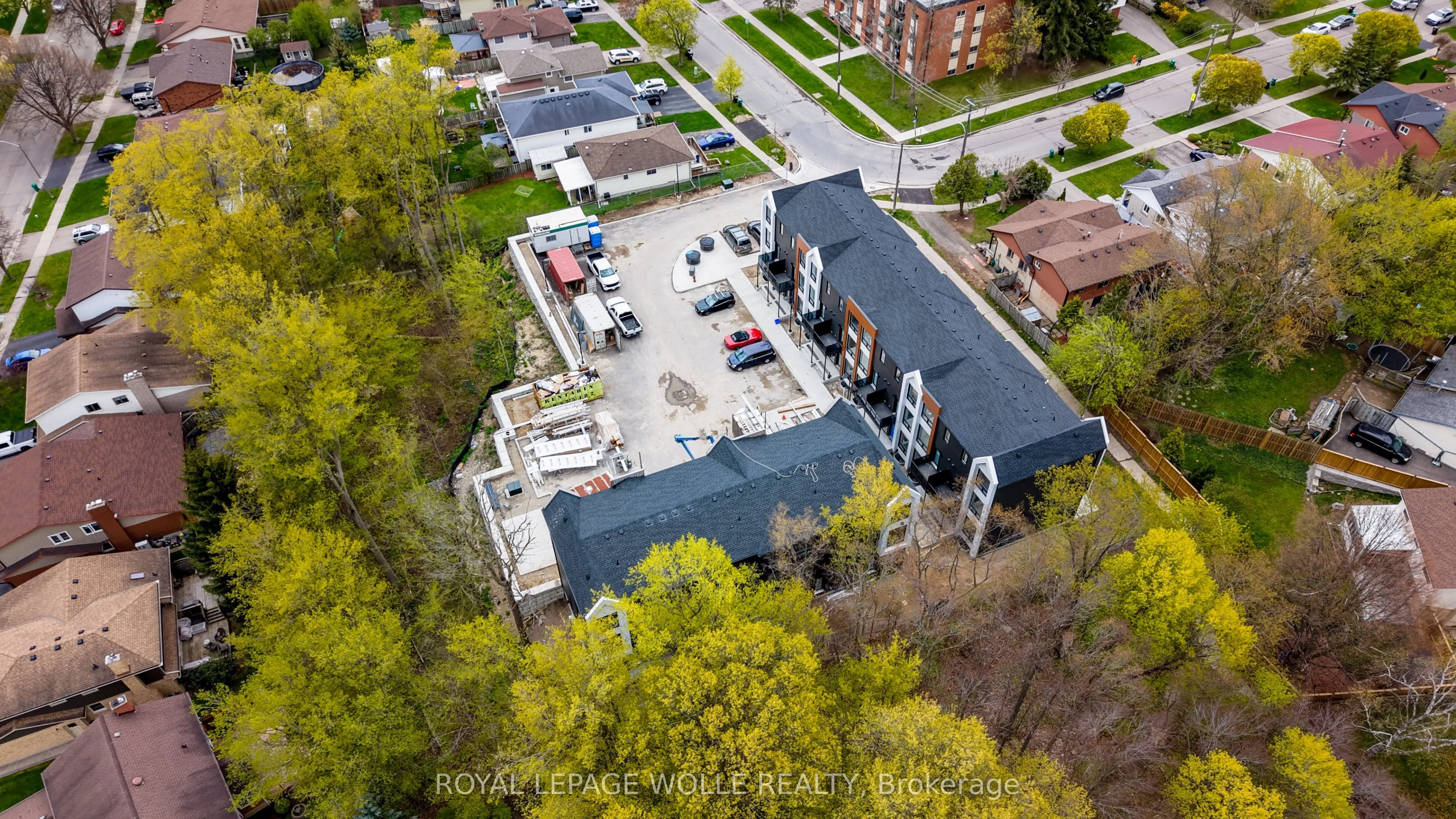 210 HERITAGE Drive #UNIT 12 (THE GLEN)