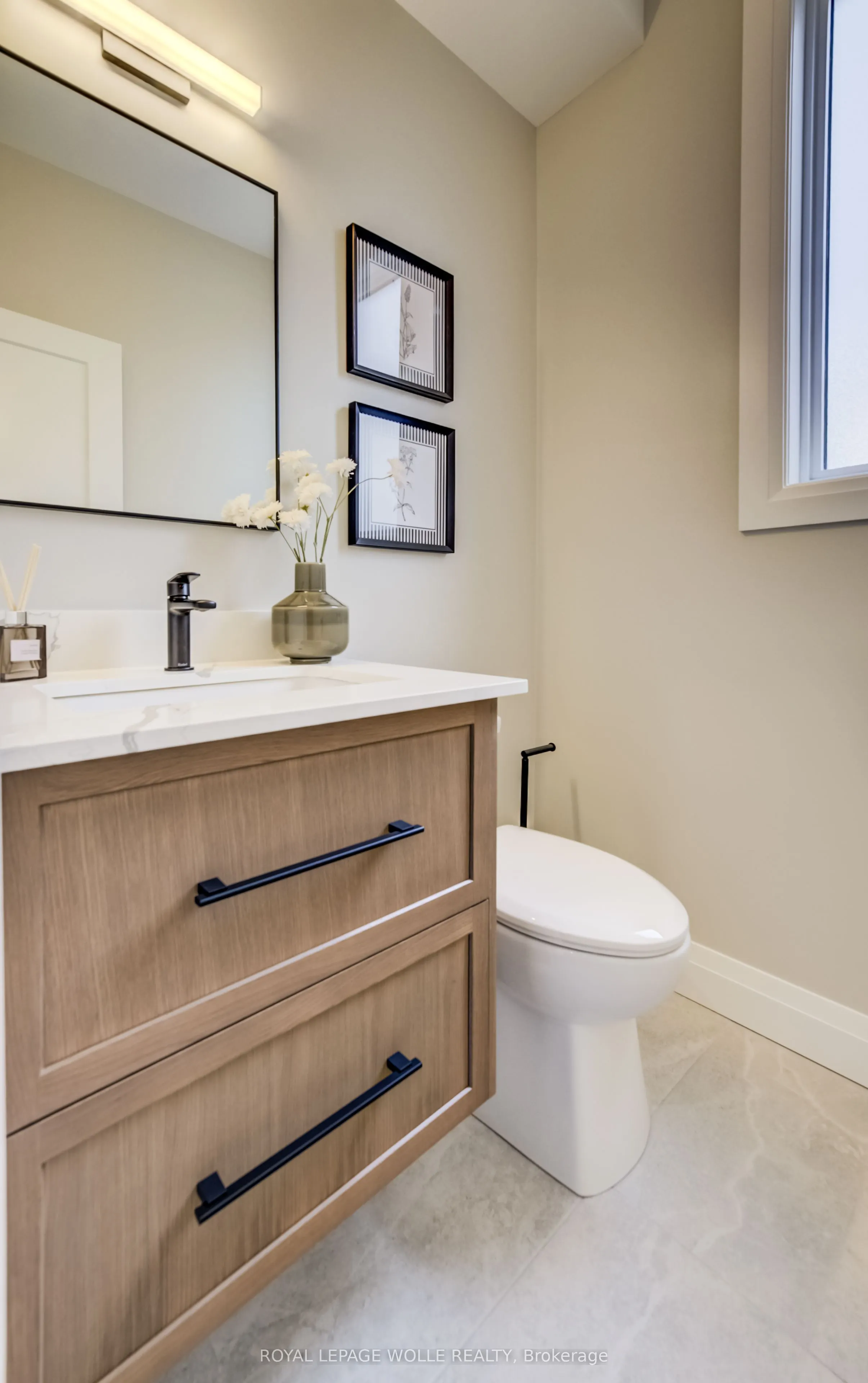210 HERITAGE Drive #UNIT 12 (THE GLEN)