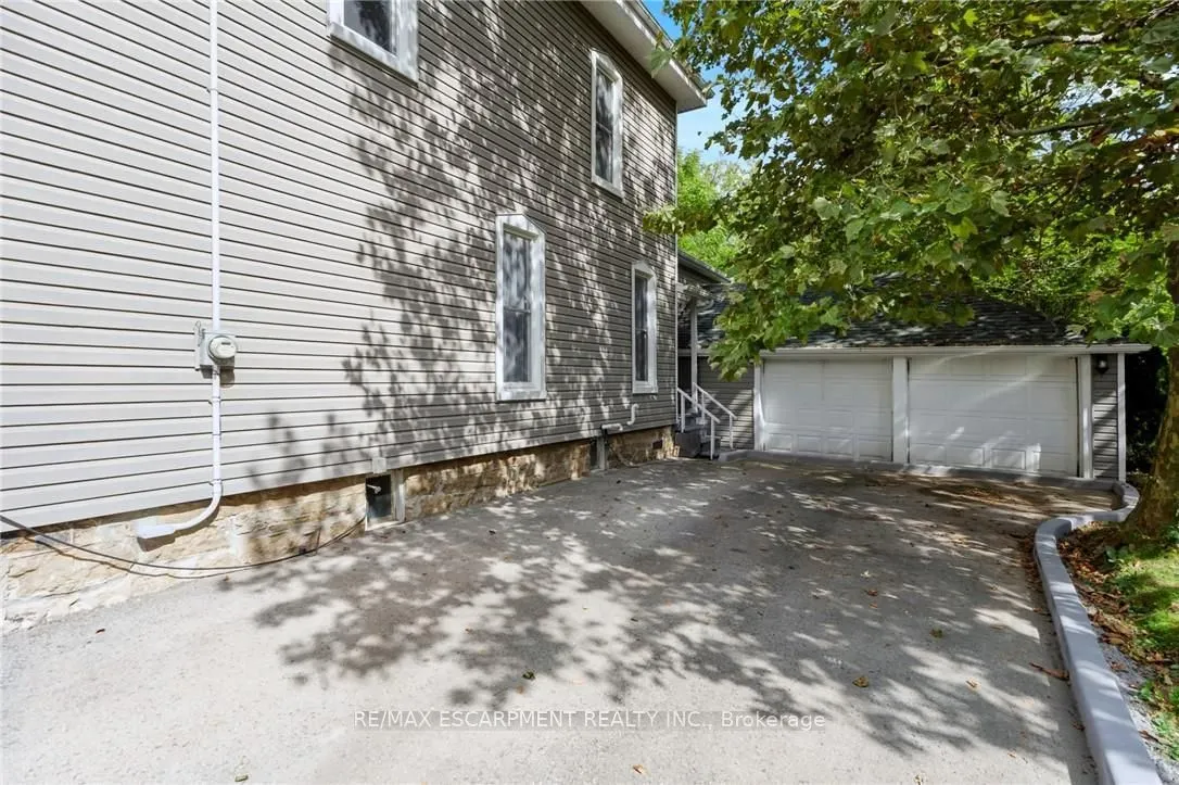 4245 William Street