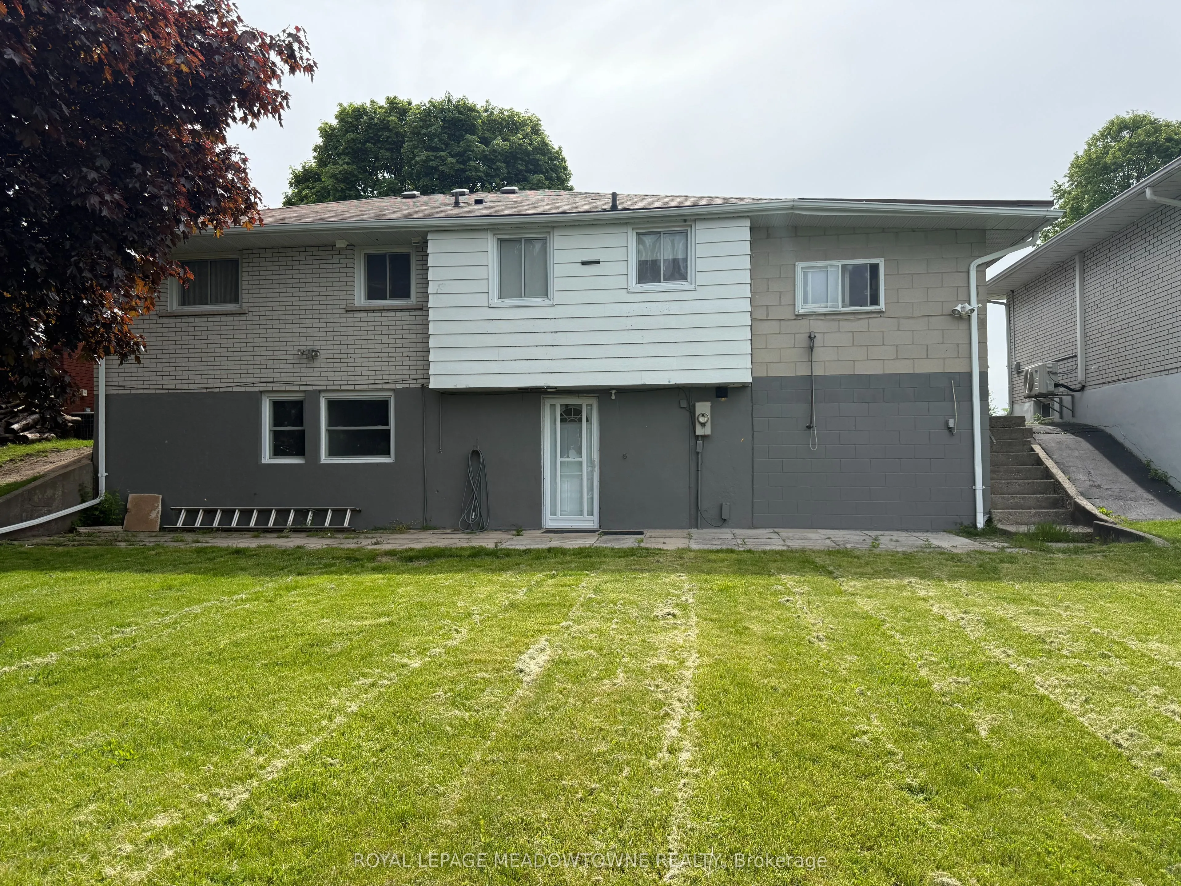 44 Lauris Avenue E #Lower