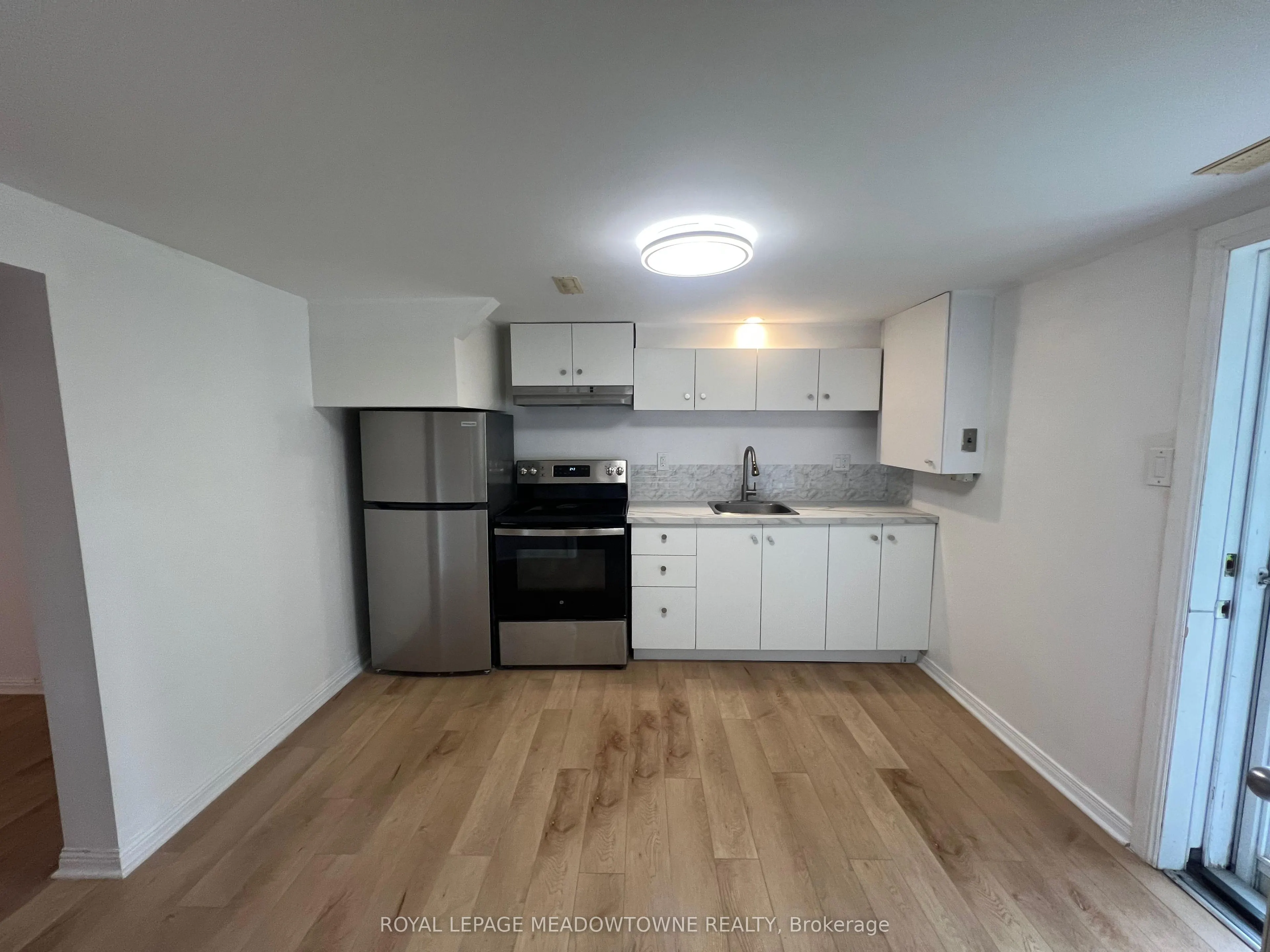 44 Lauris Avenue E #Lower
