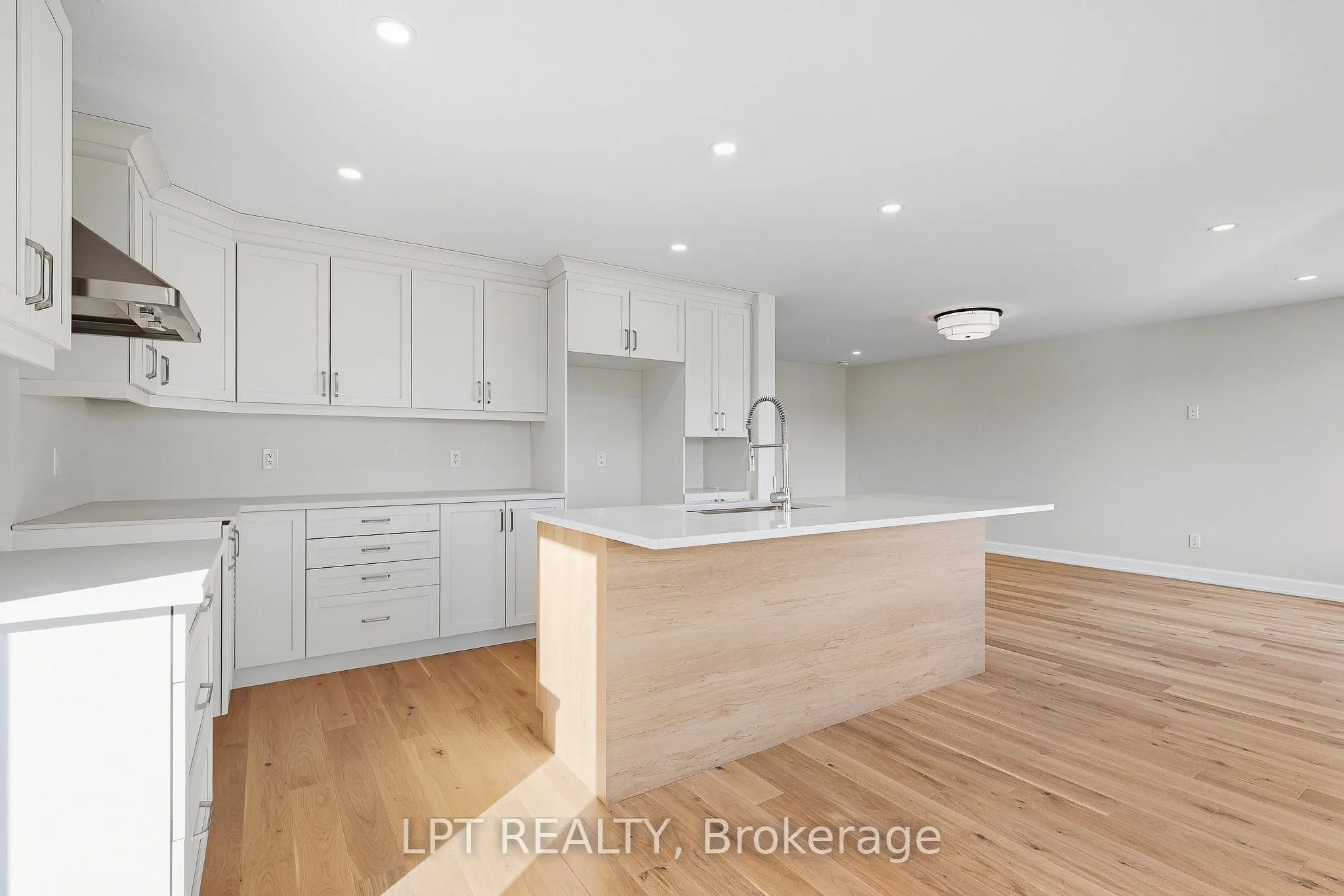 72 Chateauguay Street