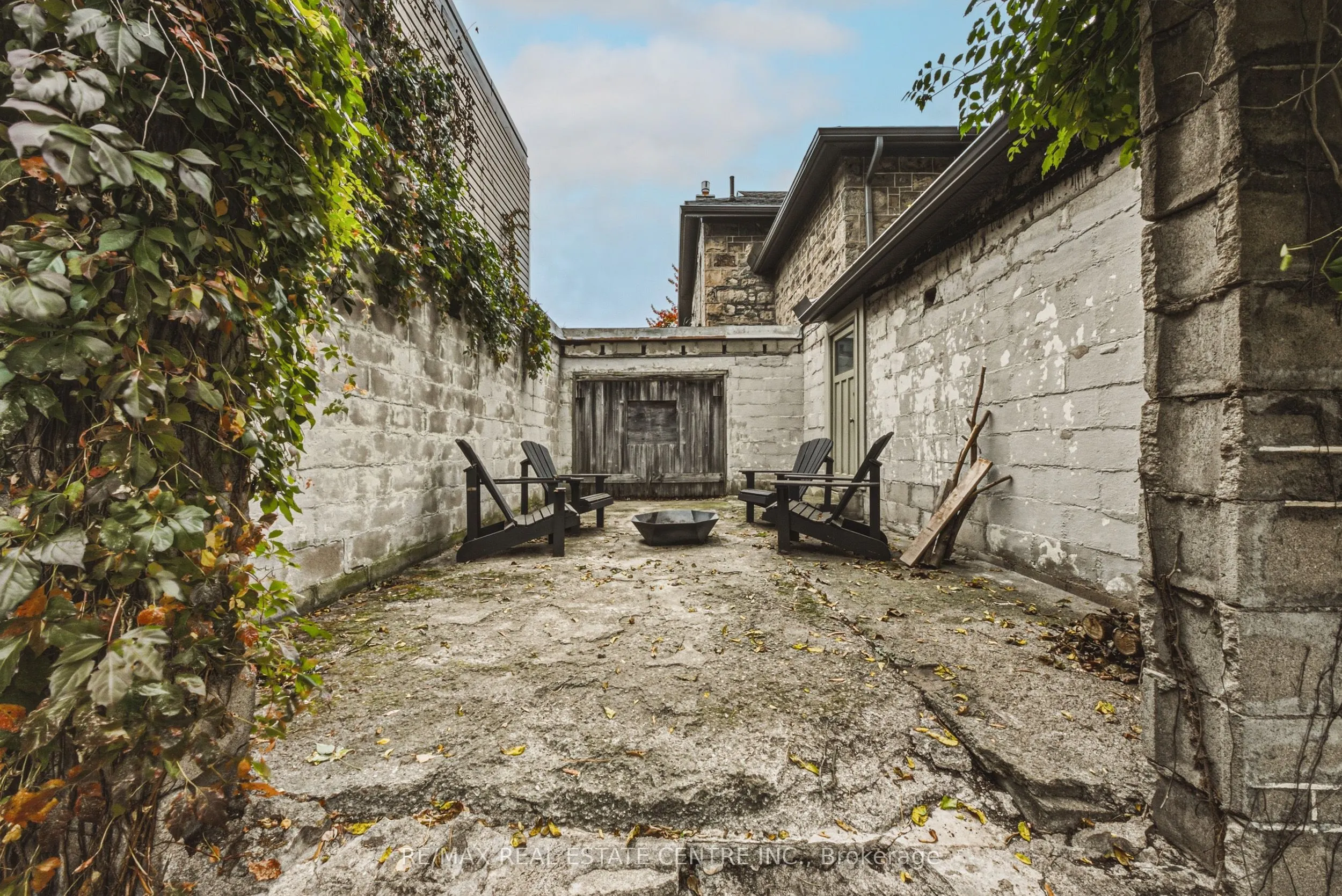 75 Pollock Avenue