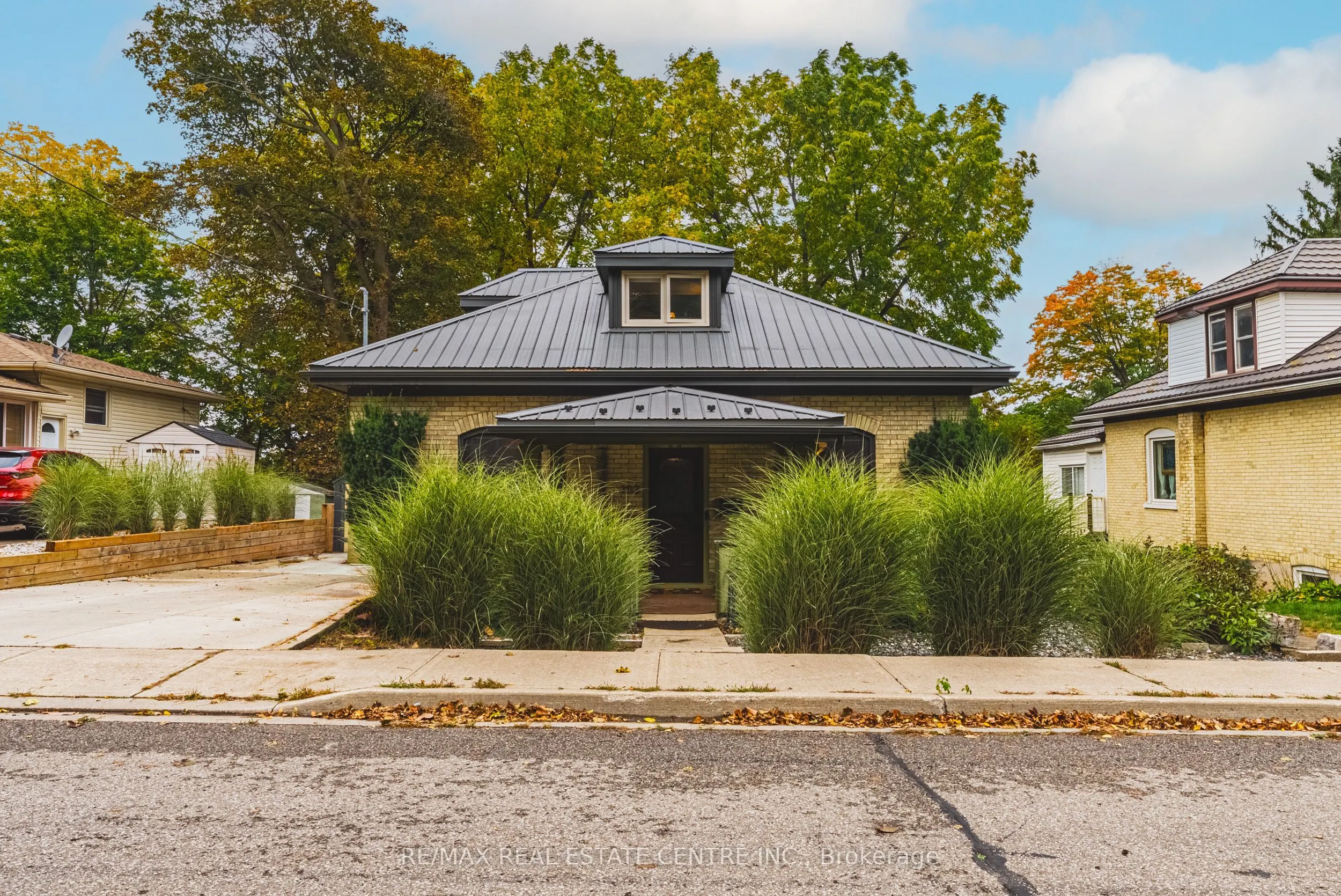 103 Courtney Street