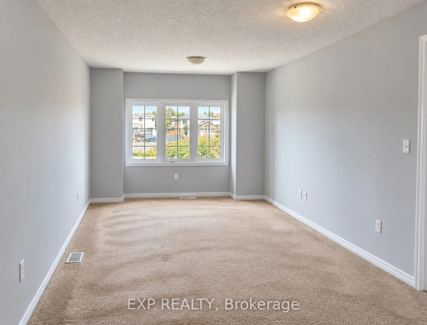 6 Upper Mercer Street E #B5