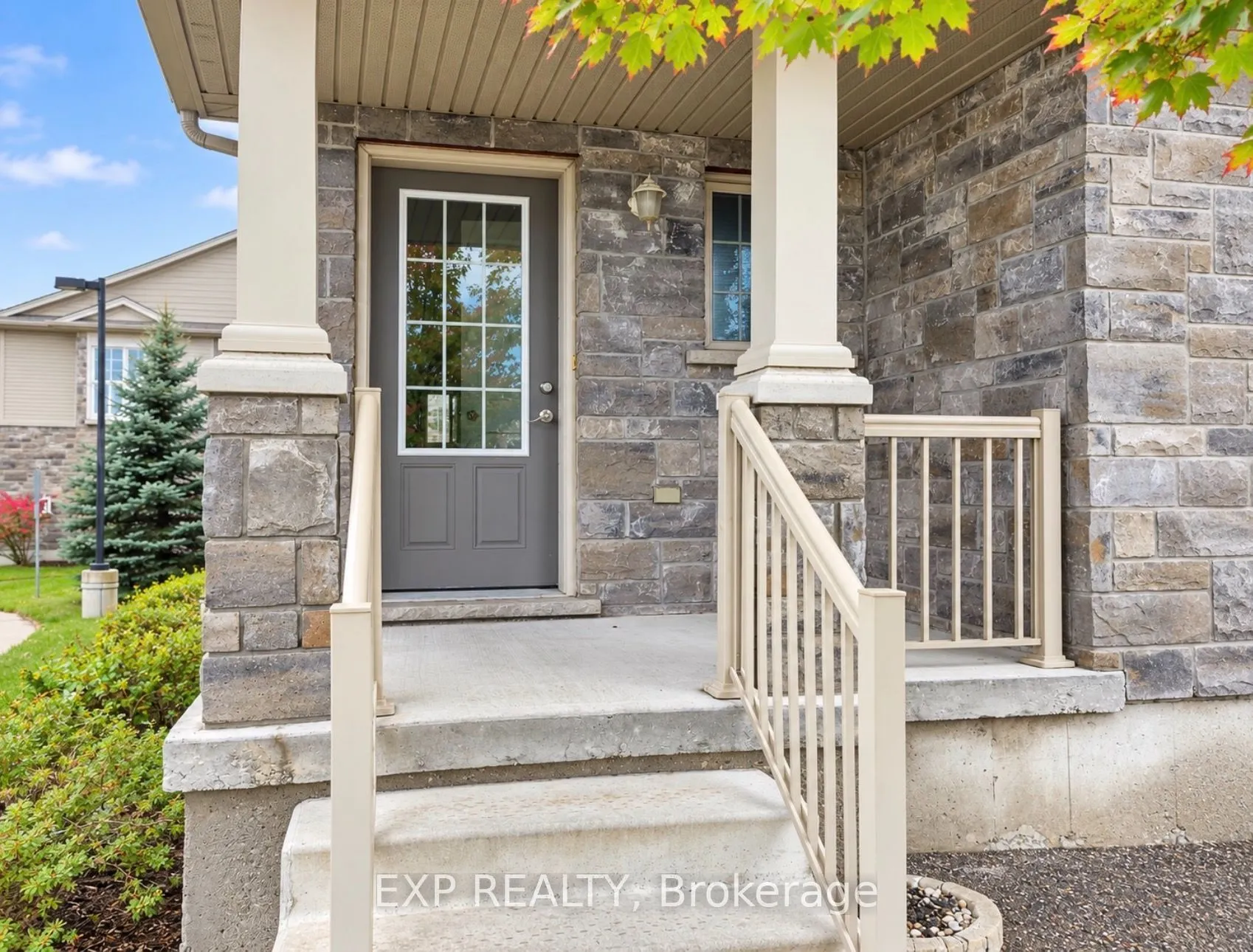 6 Upper Mercer Street E #B5