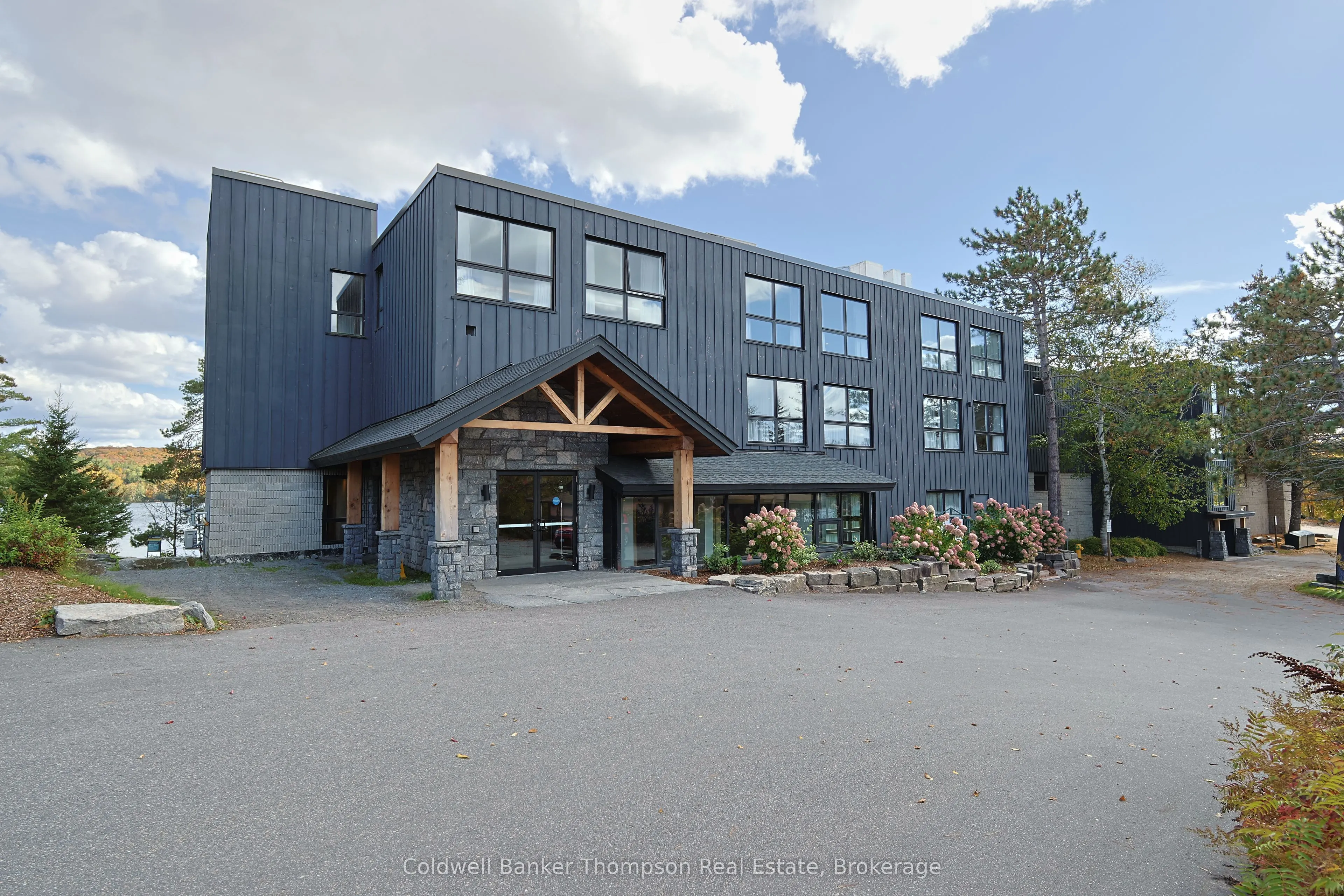 1235 Deerhurst Bayshore Drive #323