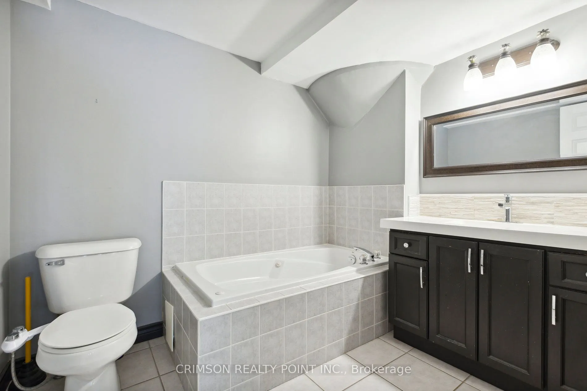 111 Grey Street #105