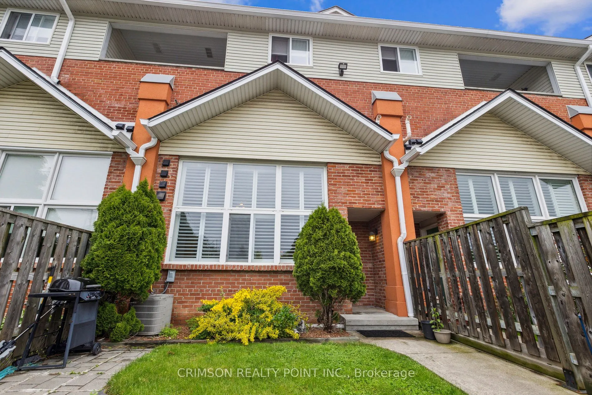 111 Grey Street #105