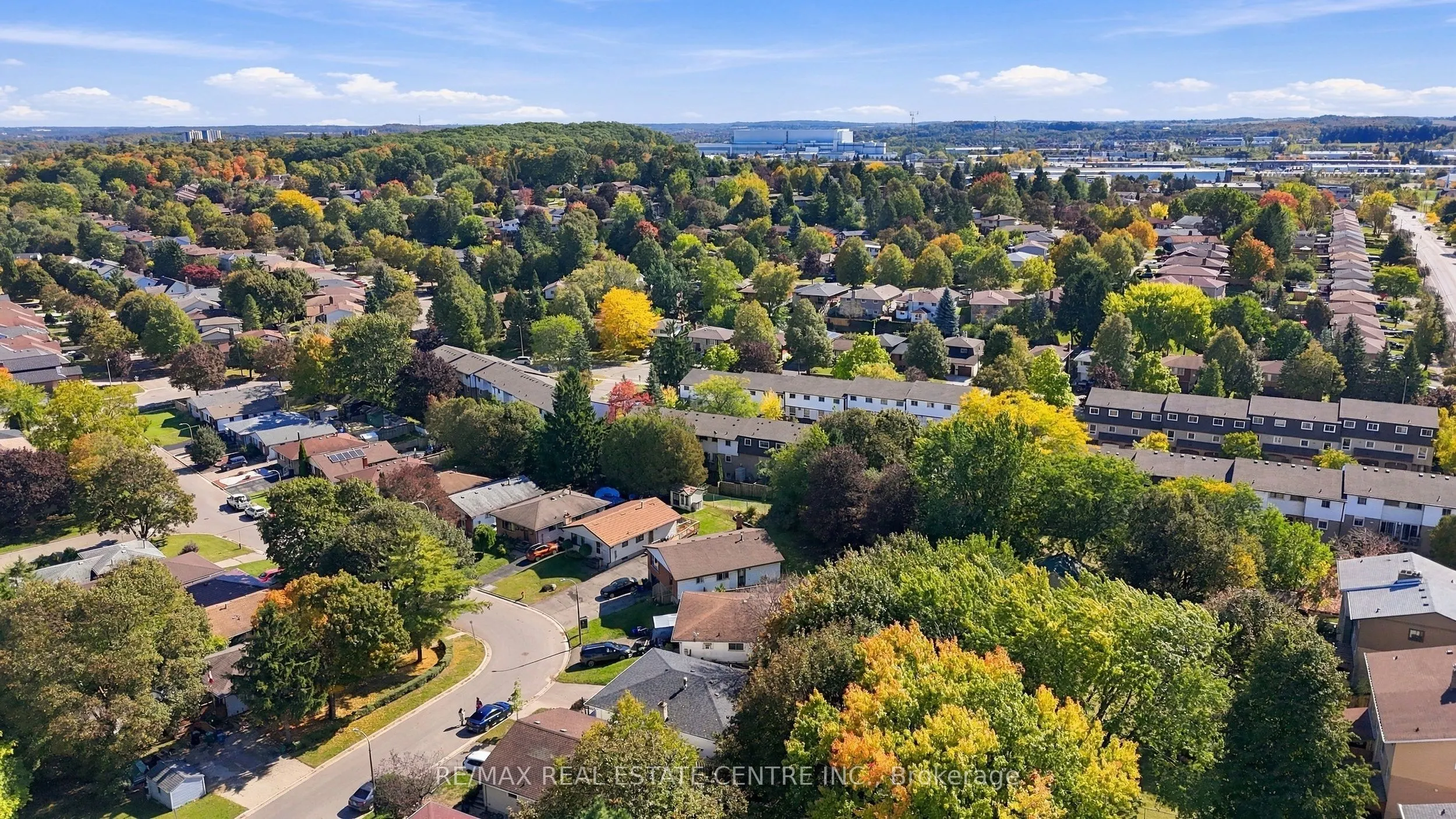 135 Cedarhill Crescent