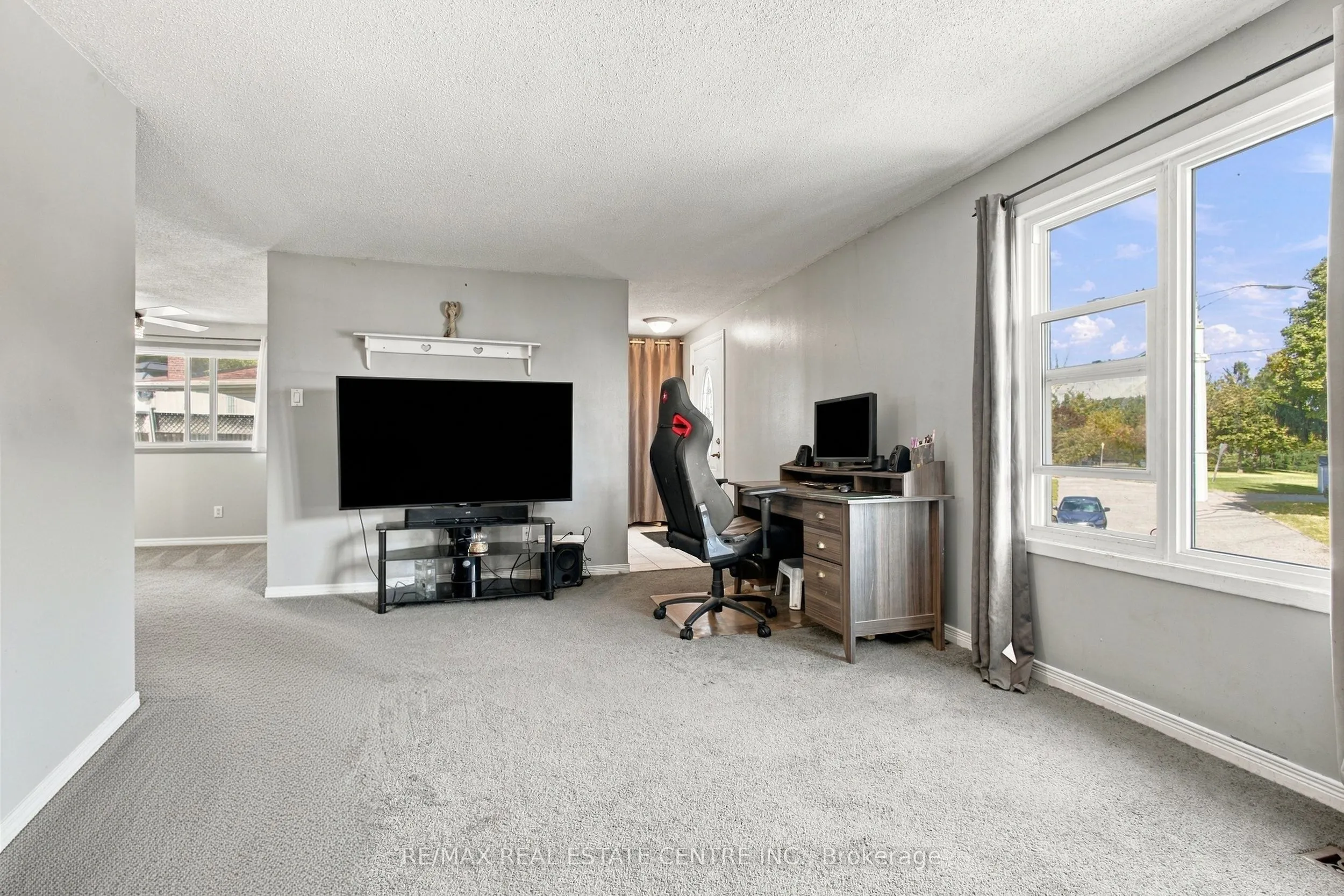 135 Cedarhill Crescent