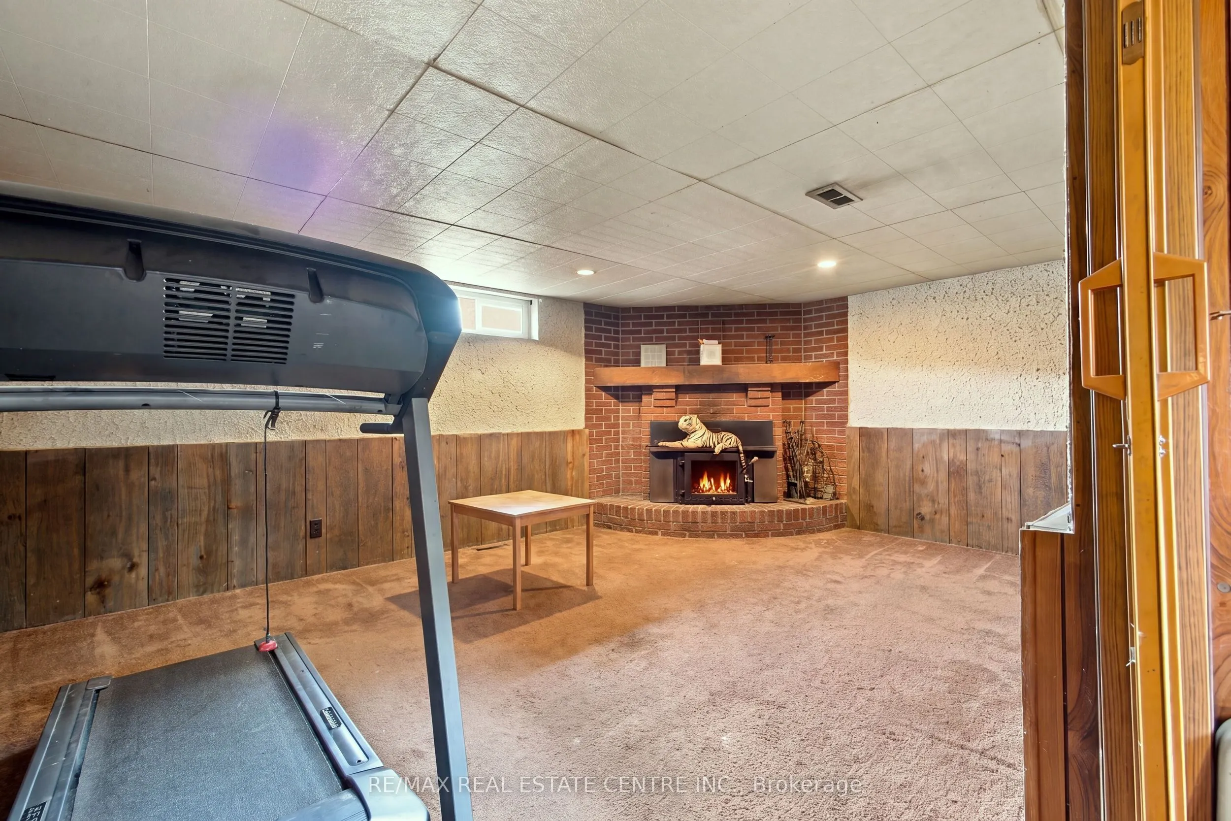 135 Cedarhill Crescent