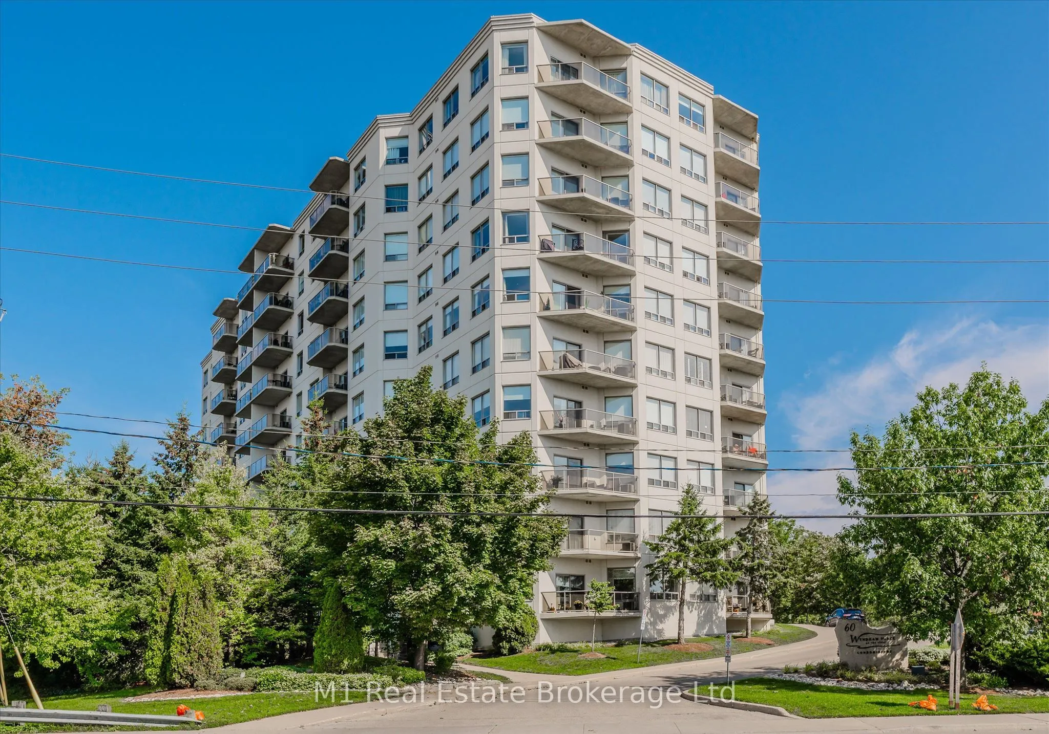 60 Wyndham Street S #207